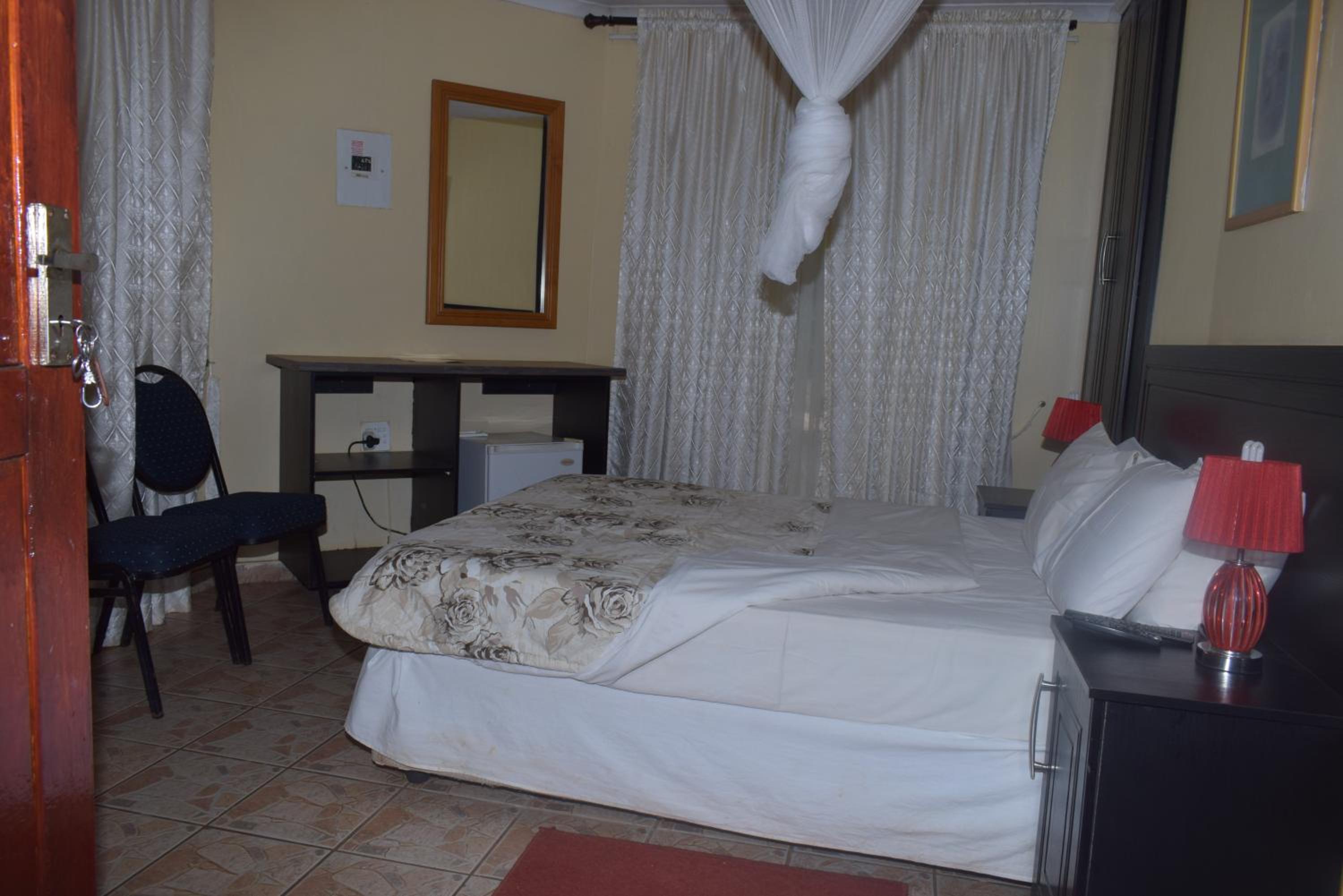 Chalet (2 Adults) - Photo 1