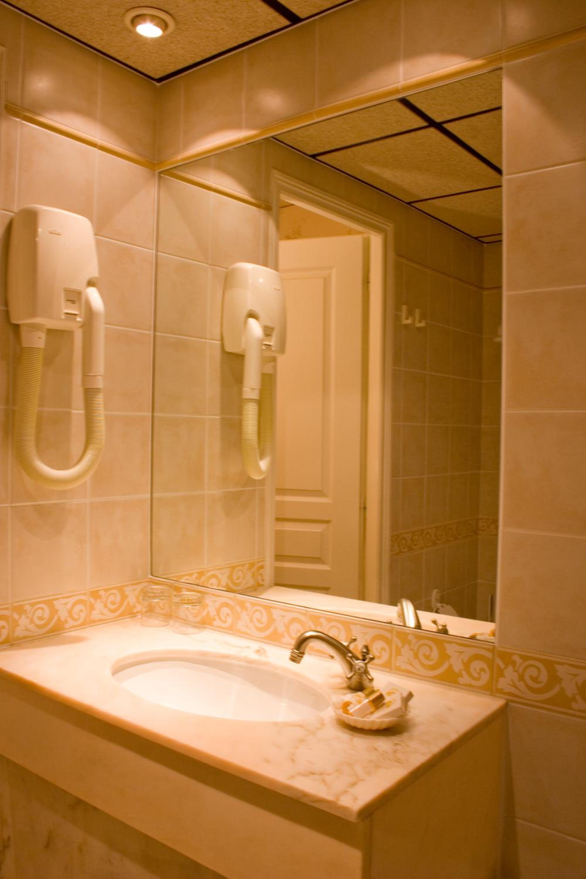 Double Room - Photo 4