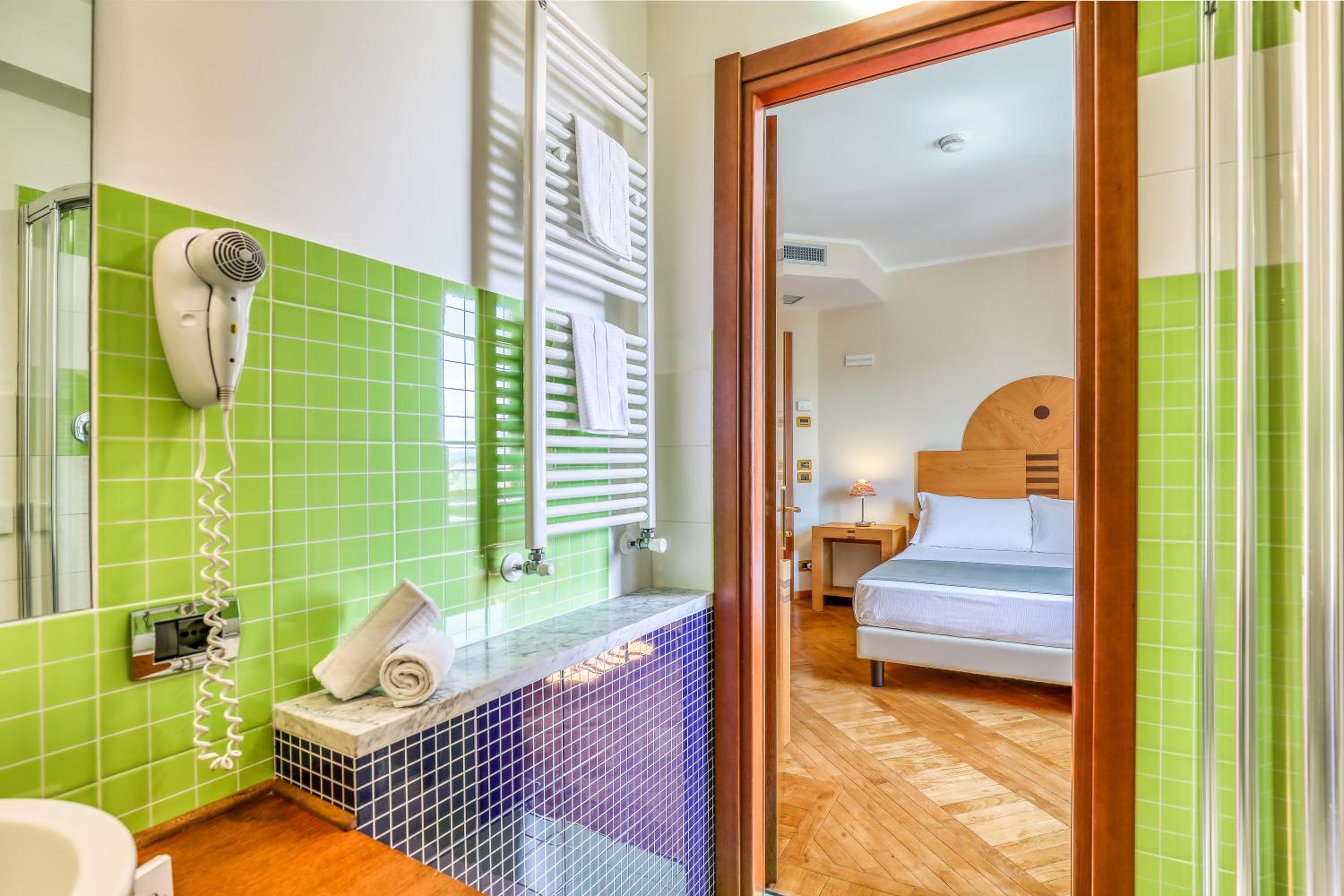 Economy Double Room - Photo 4