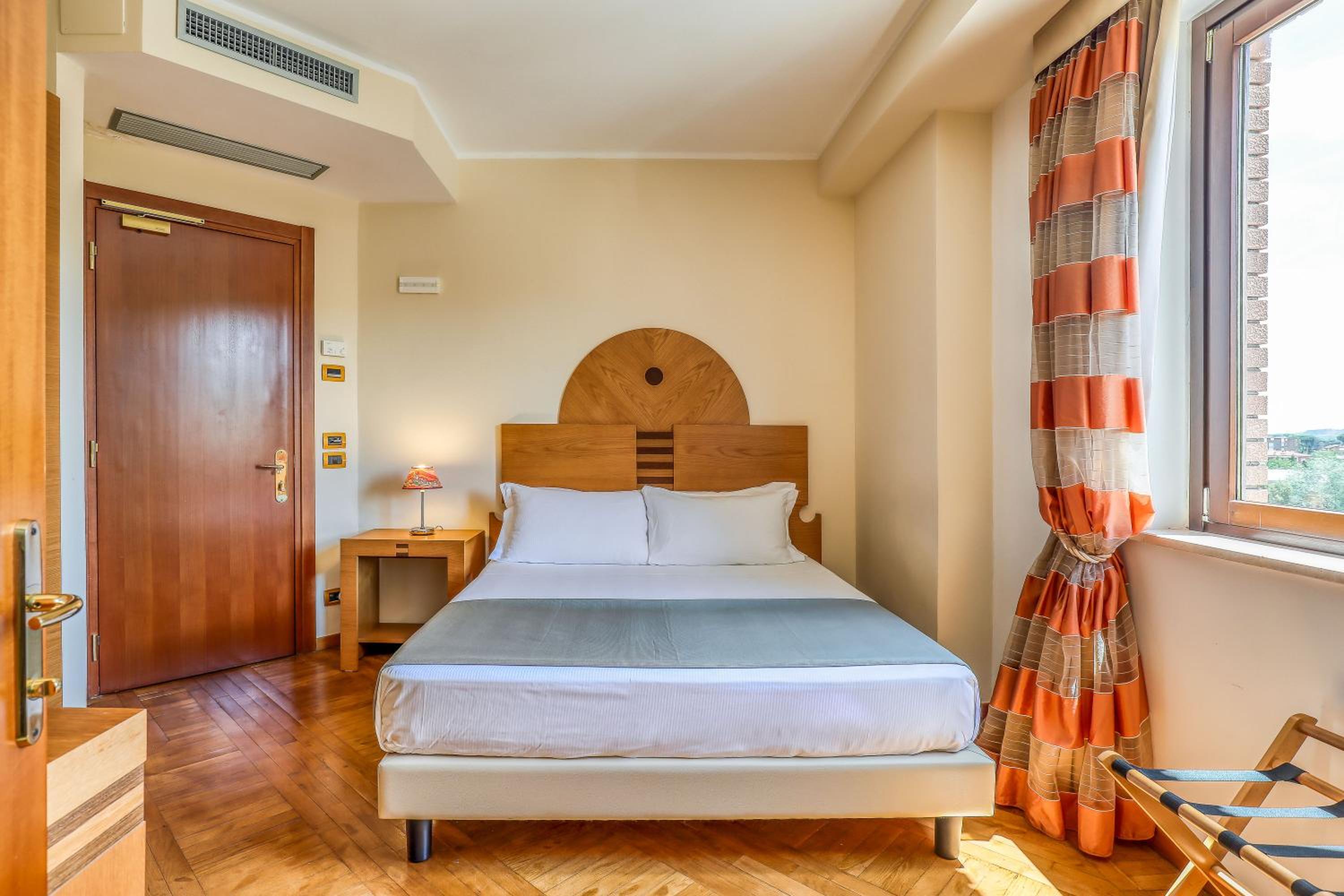 Economy Double Room - Photo 6