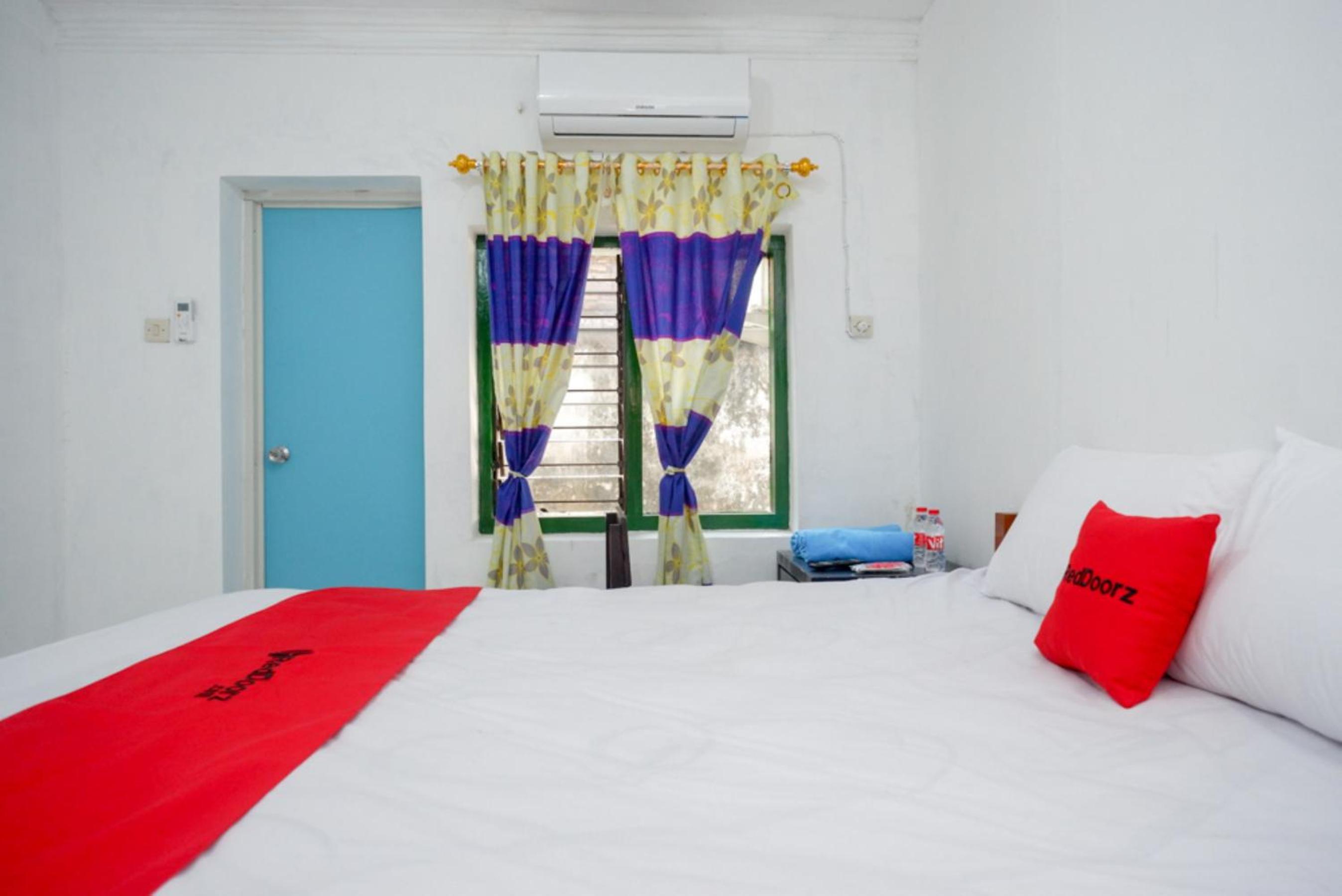 Deluxe Room - Photo 3