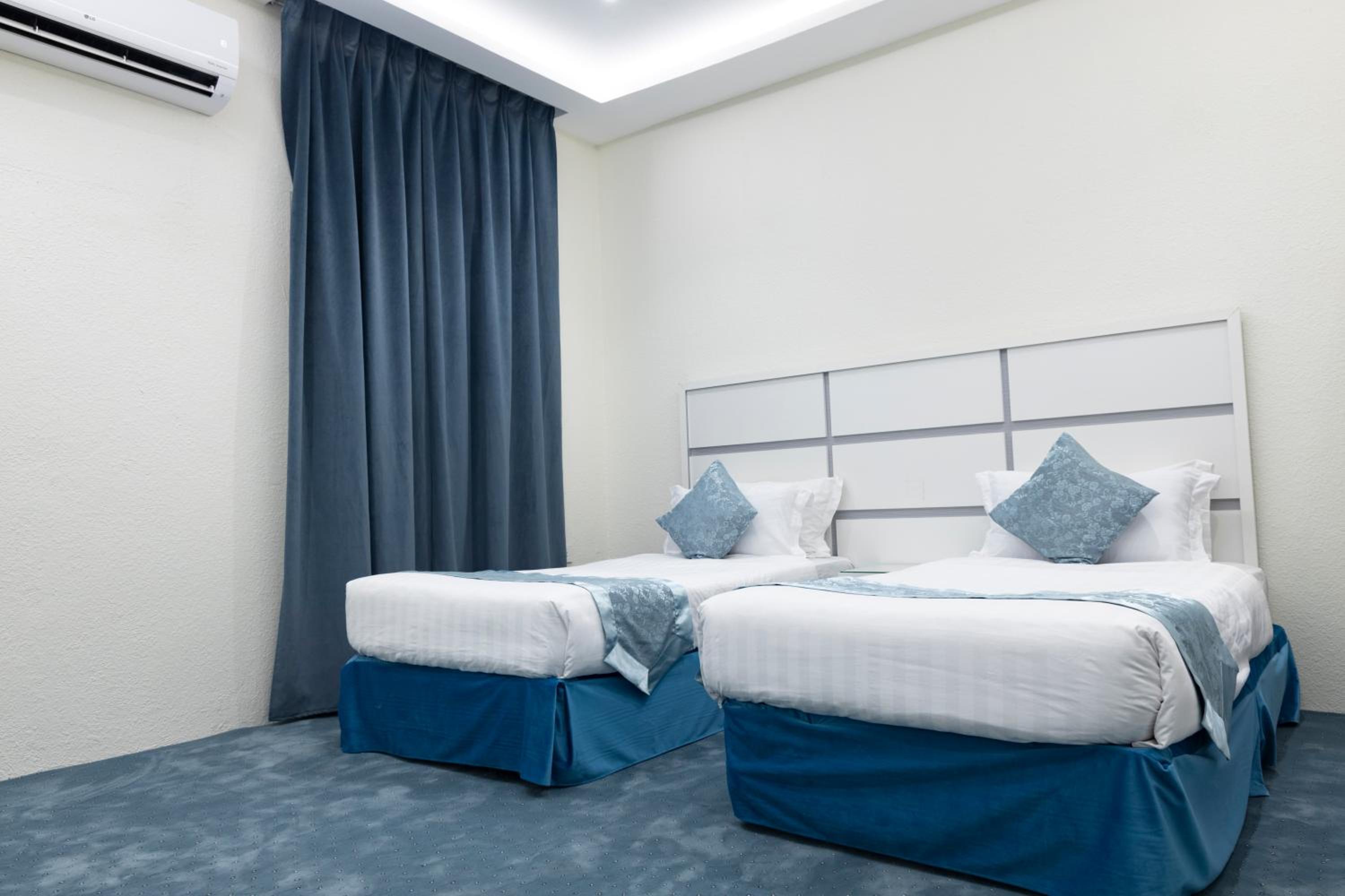 Deluxe Double Or Twin Room - Photo 7