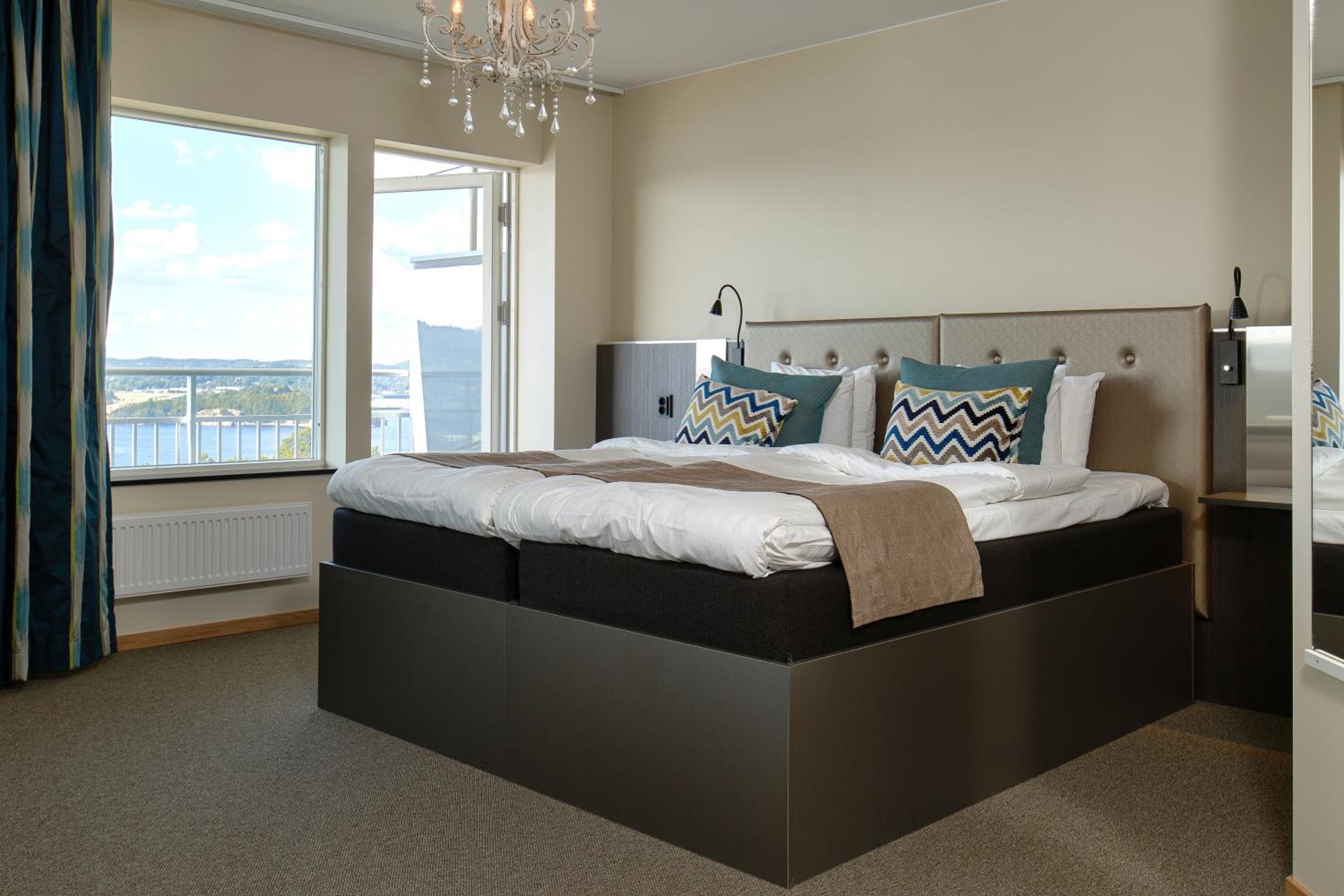 Junior Suite with Balcony - Photo 1