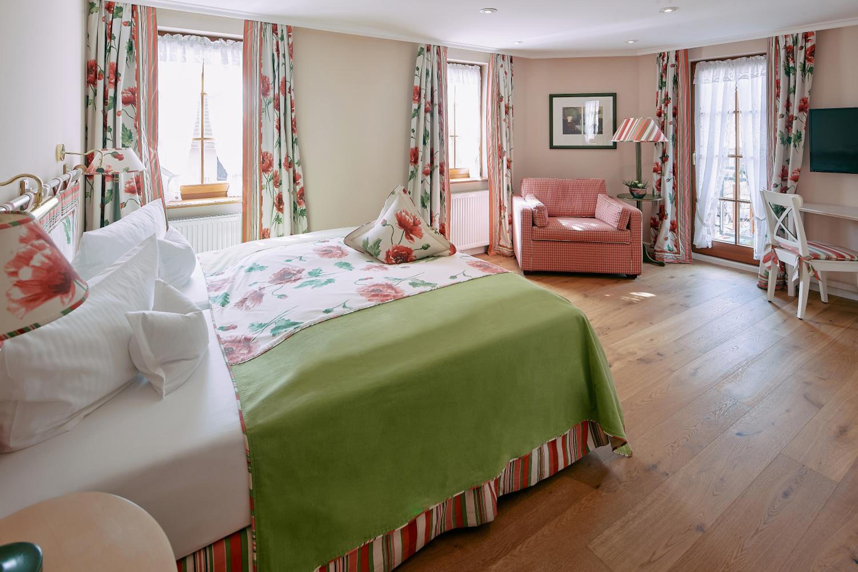 Junior Suite with Balcony photo 1