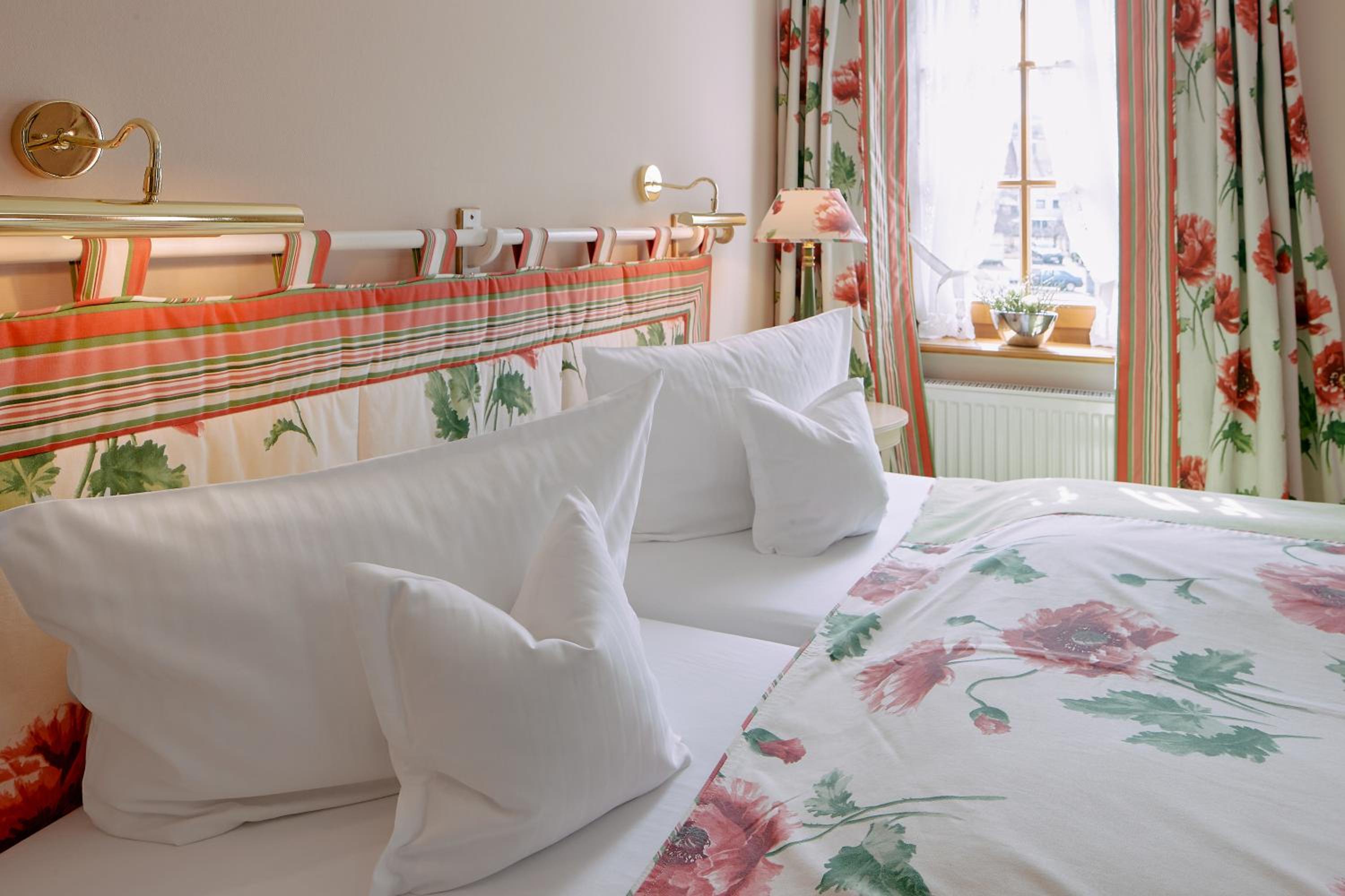 Junior Suite with Balcony photo 2