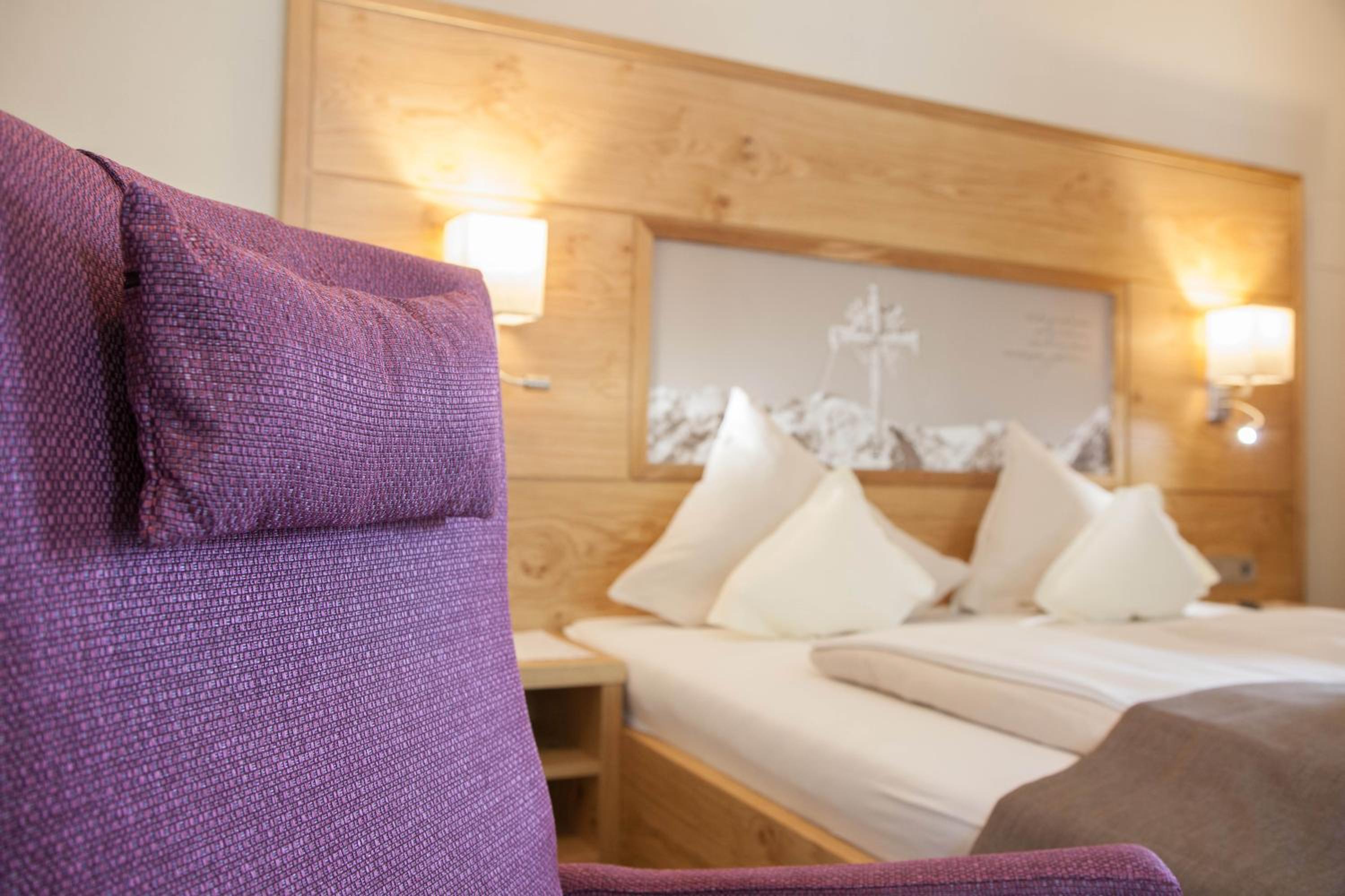 Deluxe Double Room with Balcony - Photo 6