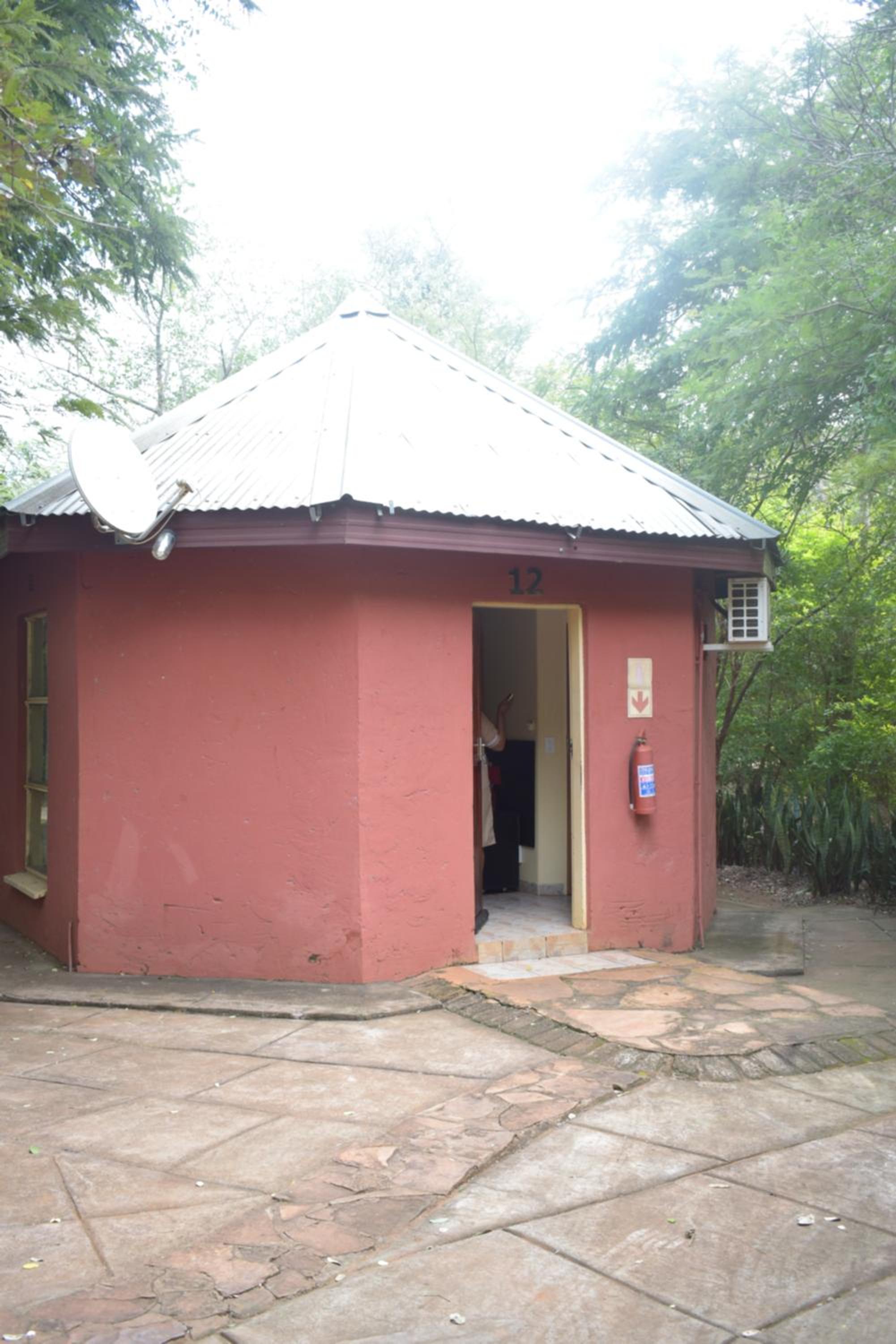 Chalet (2 Adults) - Photo 5