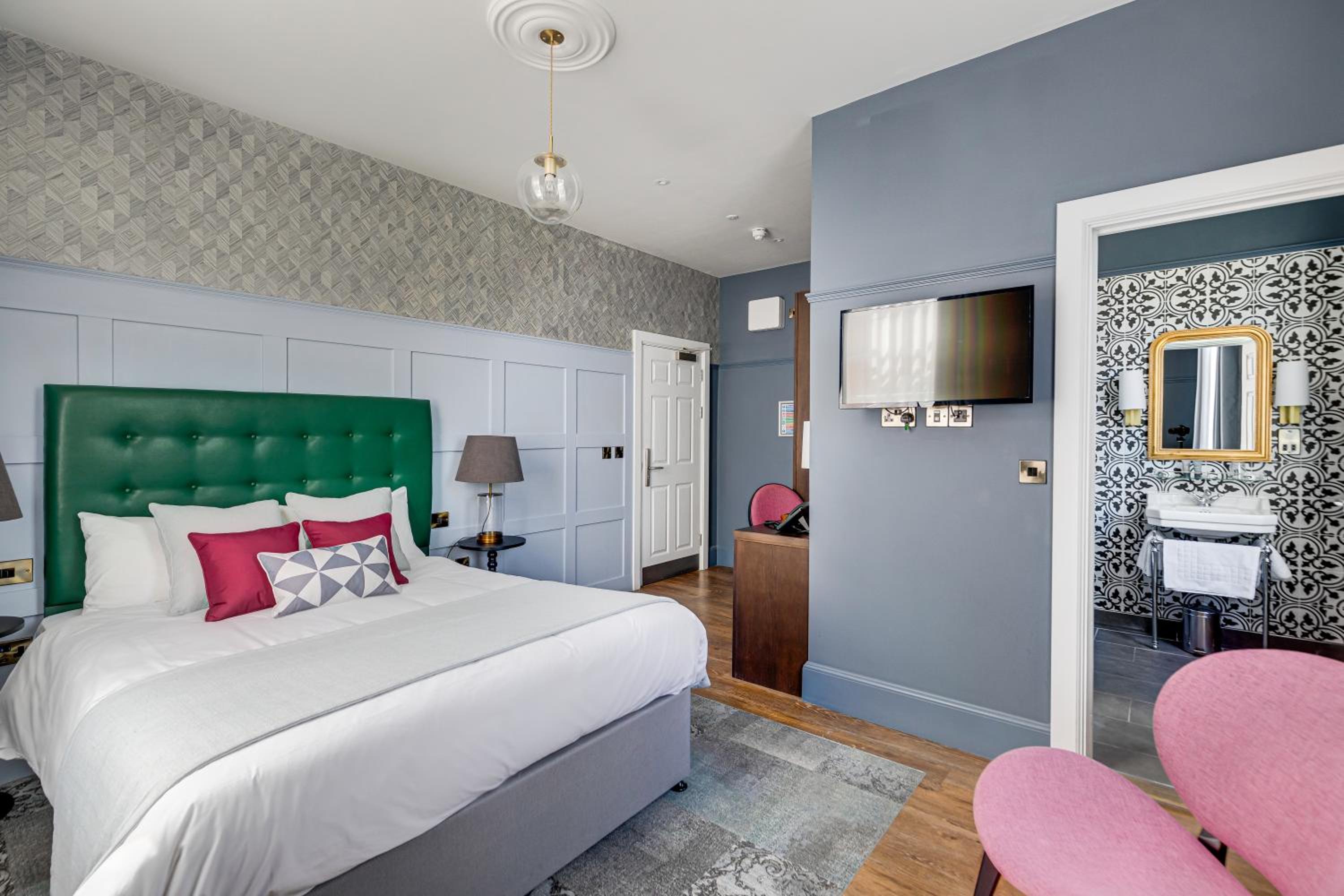 Double Room - Photo 18