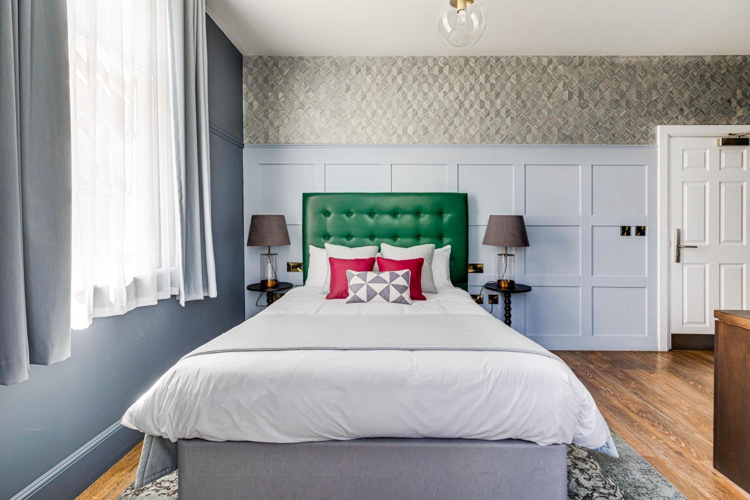 Double Room - Photo 12