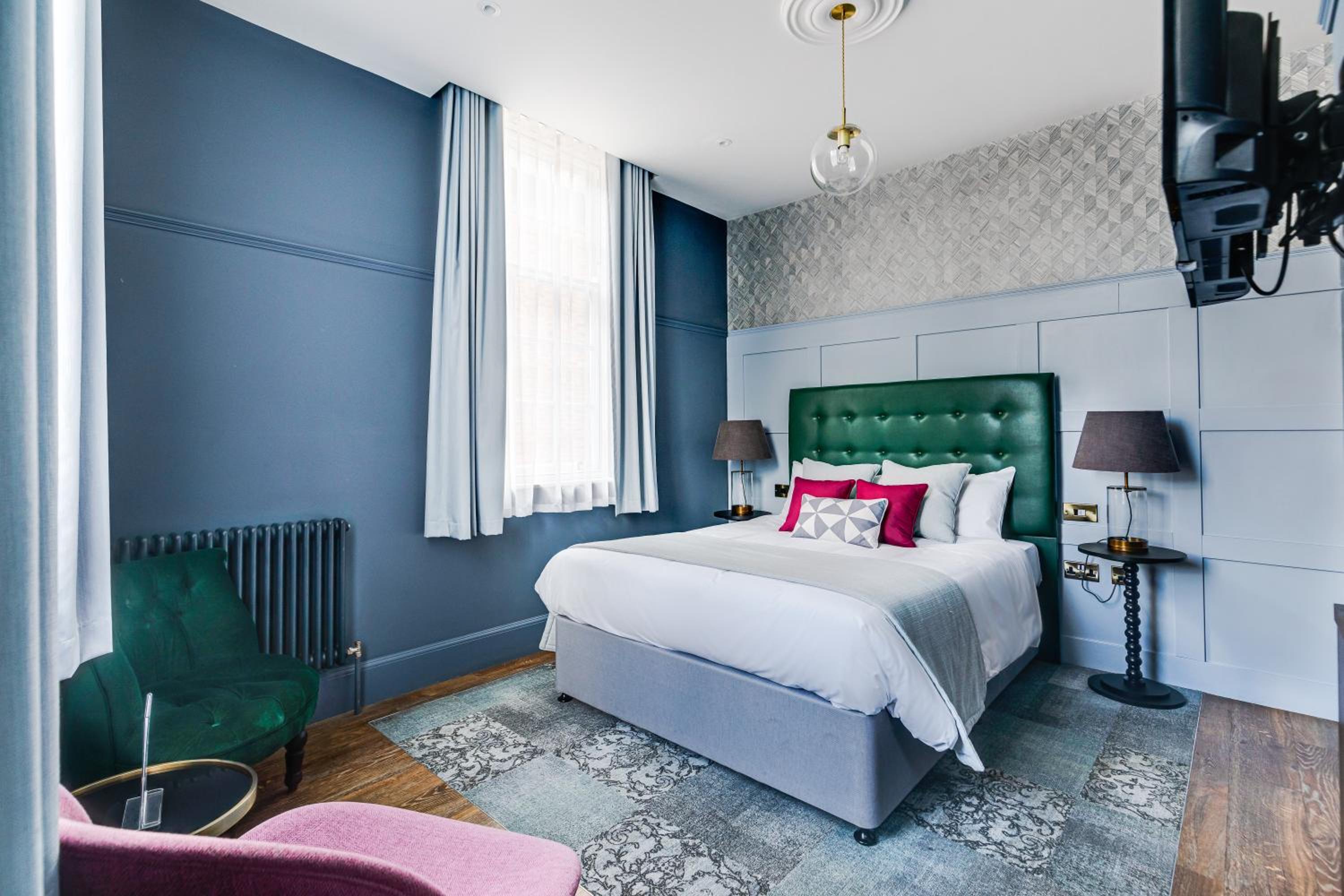 Double Room - Photo 11