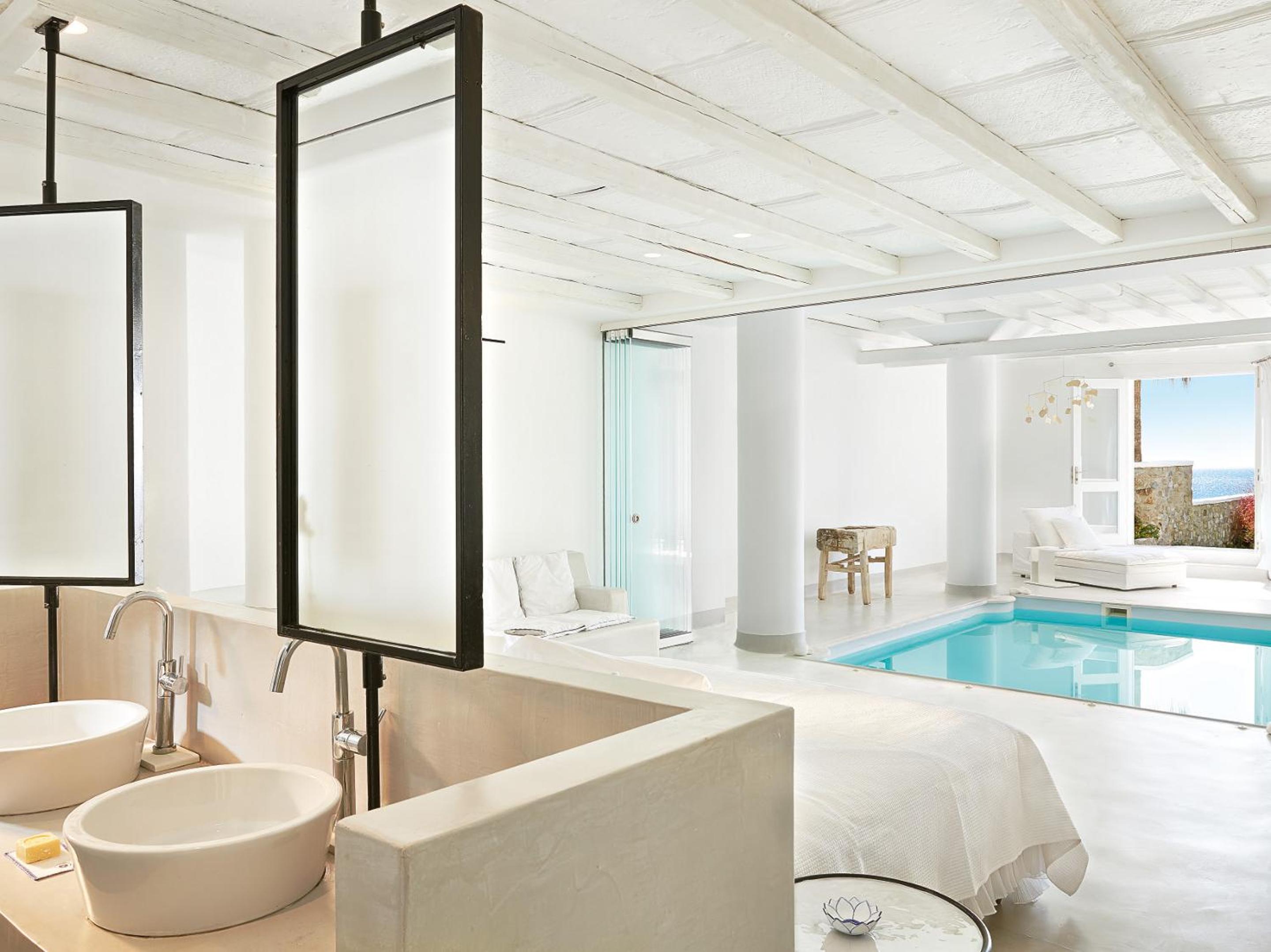 Luna Blu Suite with Private Indoor Pool