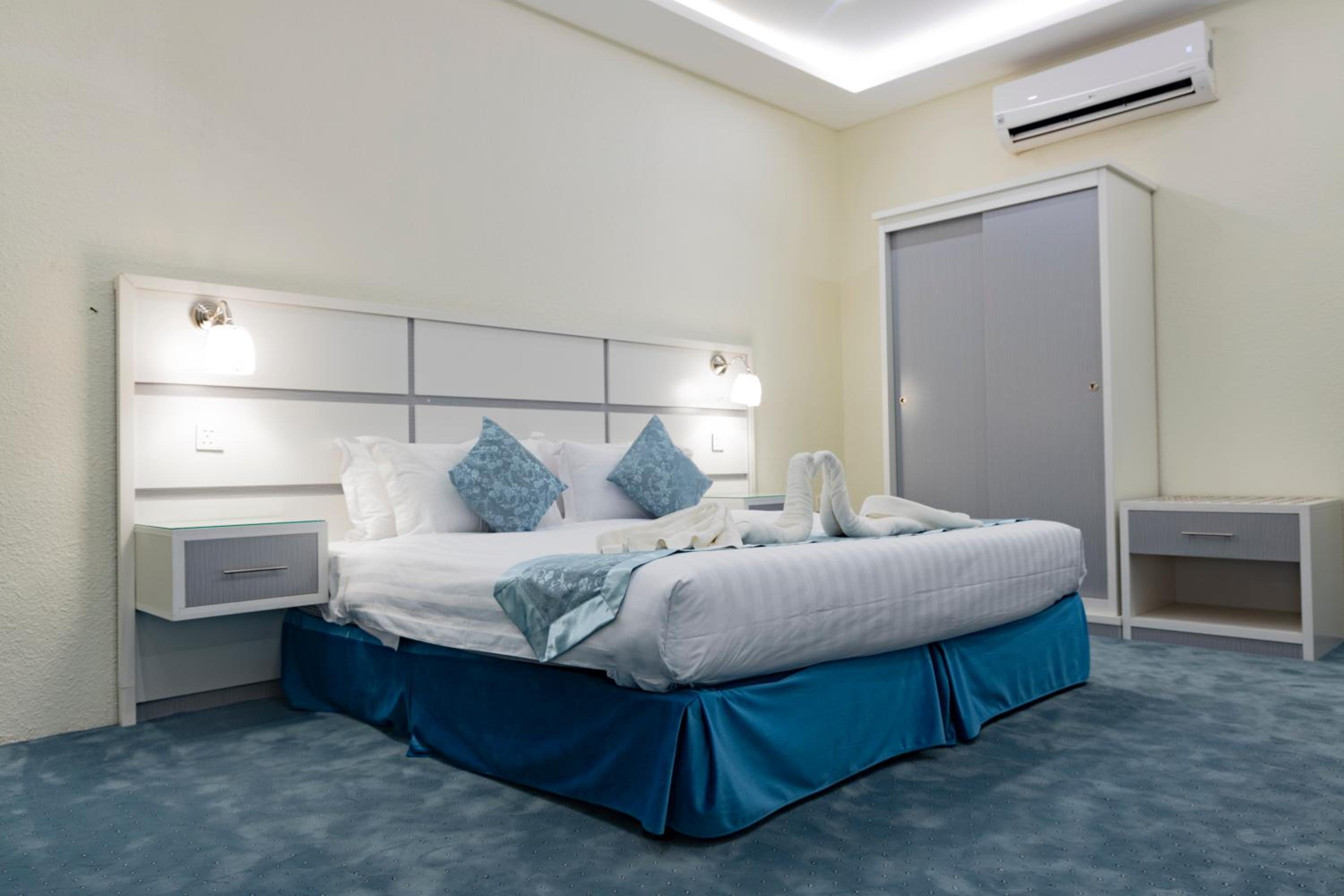 Deluxe Double Or Twin Room - Photo 12