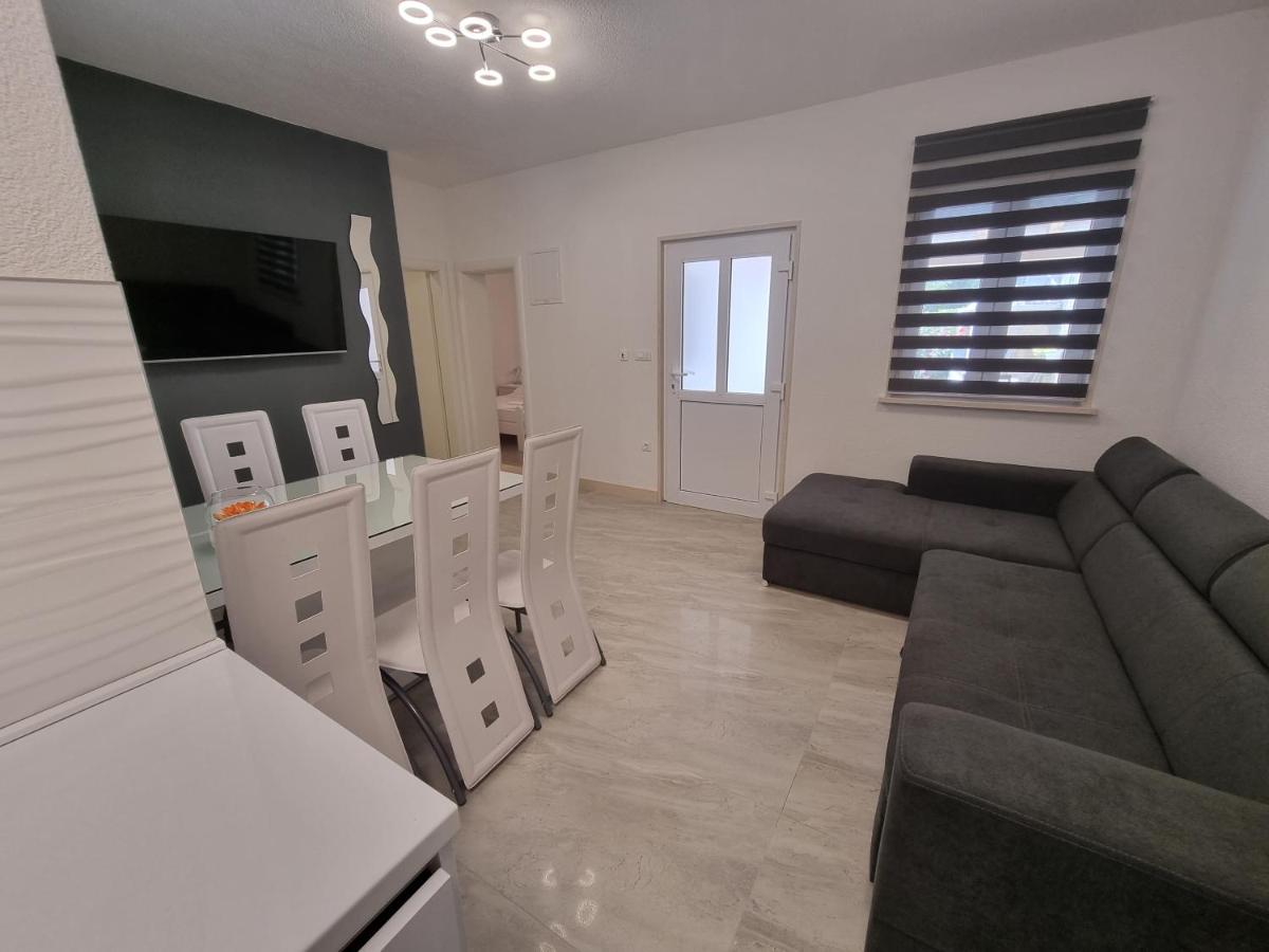 Apartment with Terrace photo 2