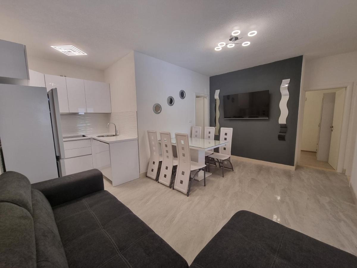 Apartment with Terrace photo 1