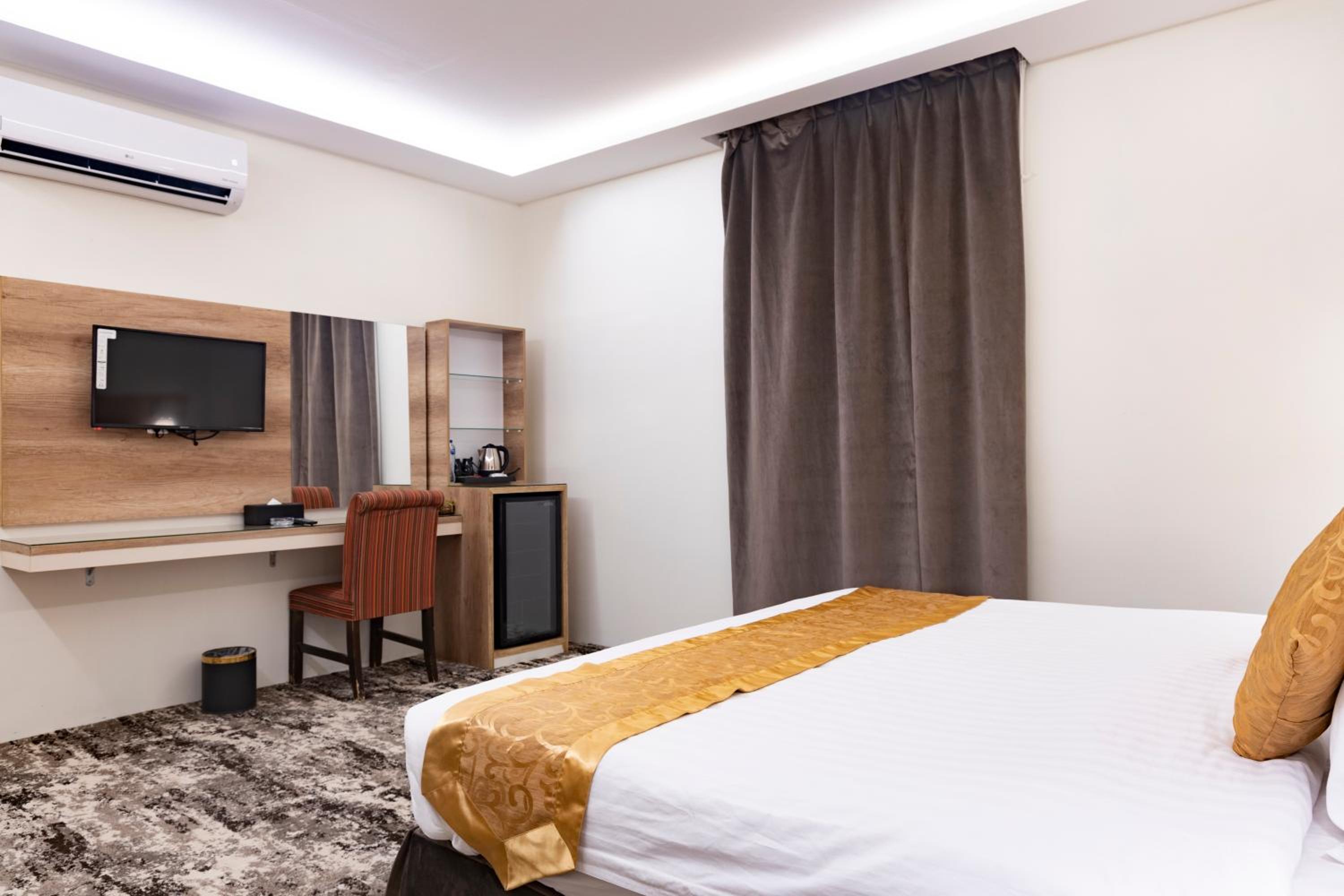 Deluxe Double Or Twin Room - Photo 4