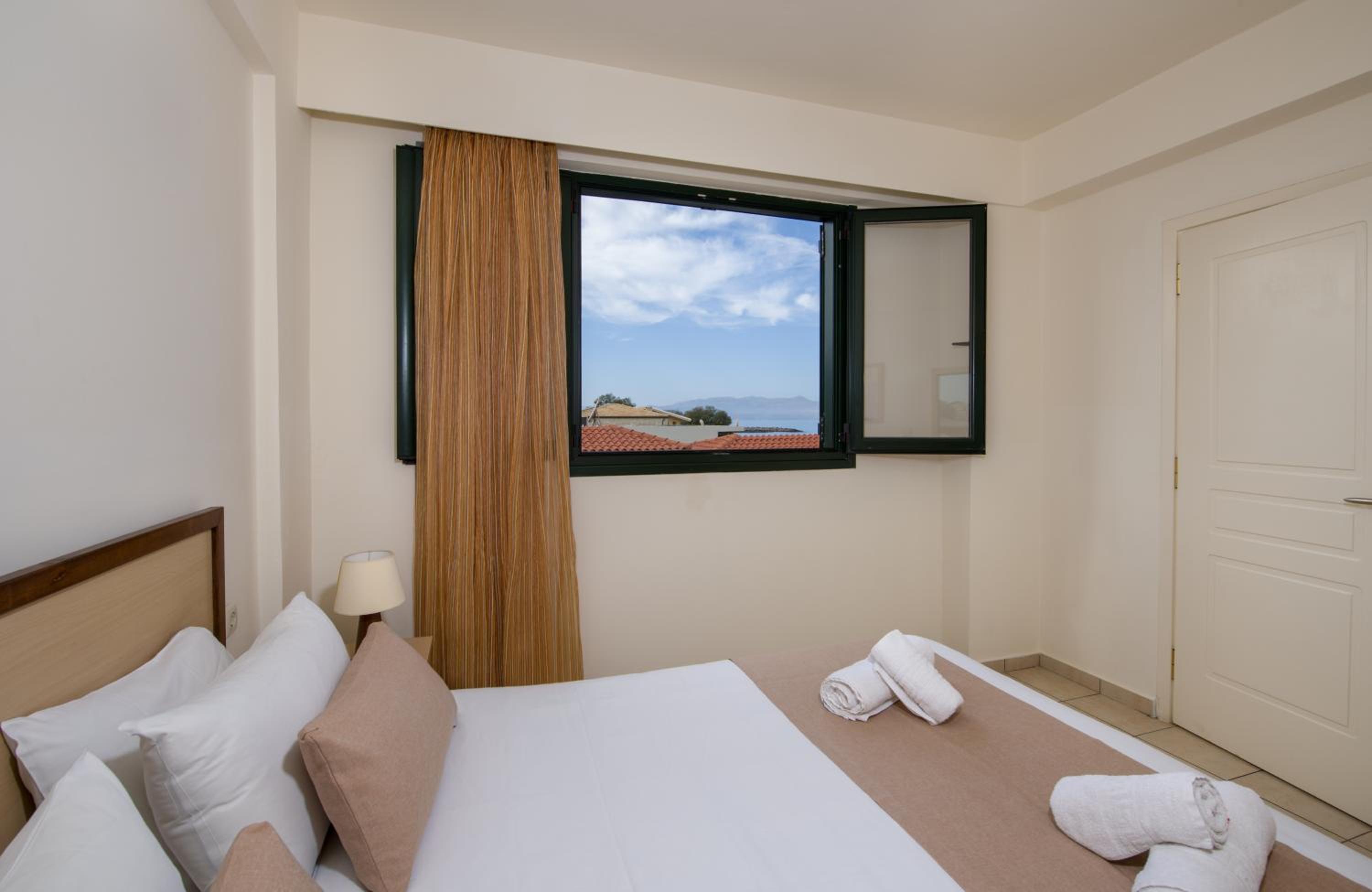 One-Bedroom Apartment (3 Adults)