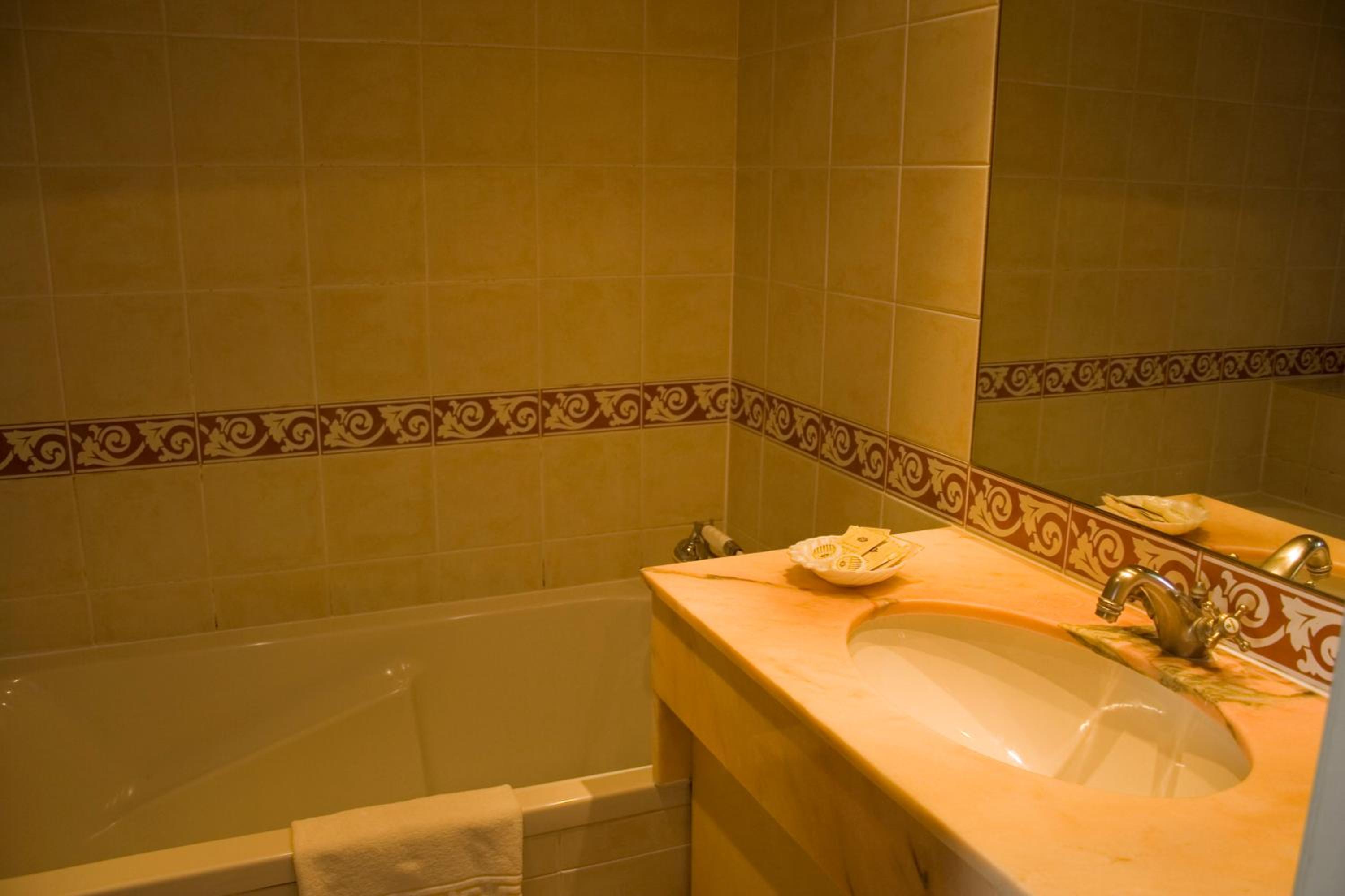 Deluxe Double Room - Photo 5