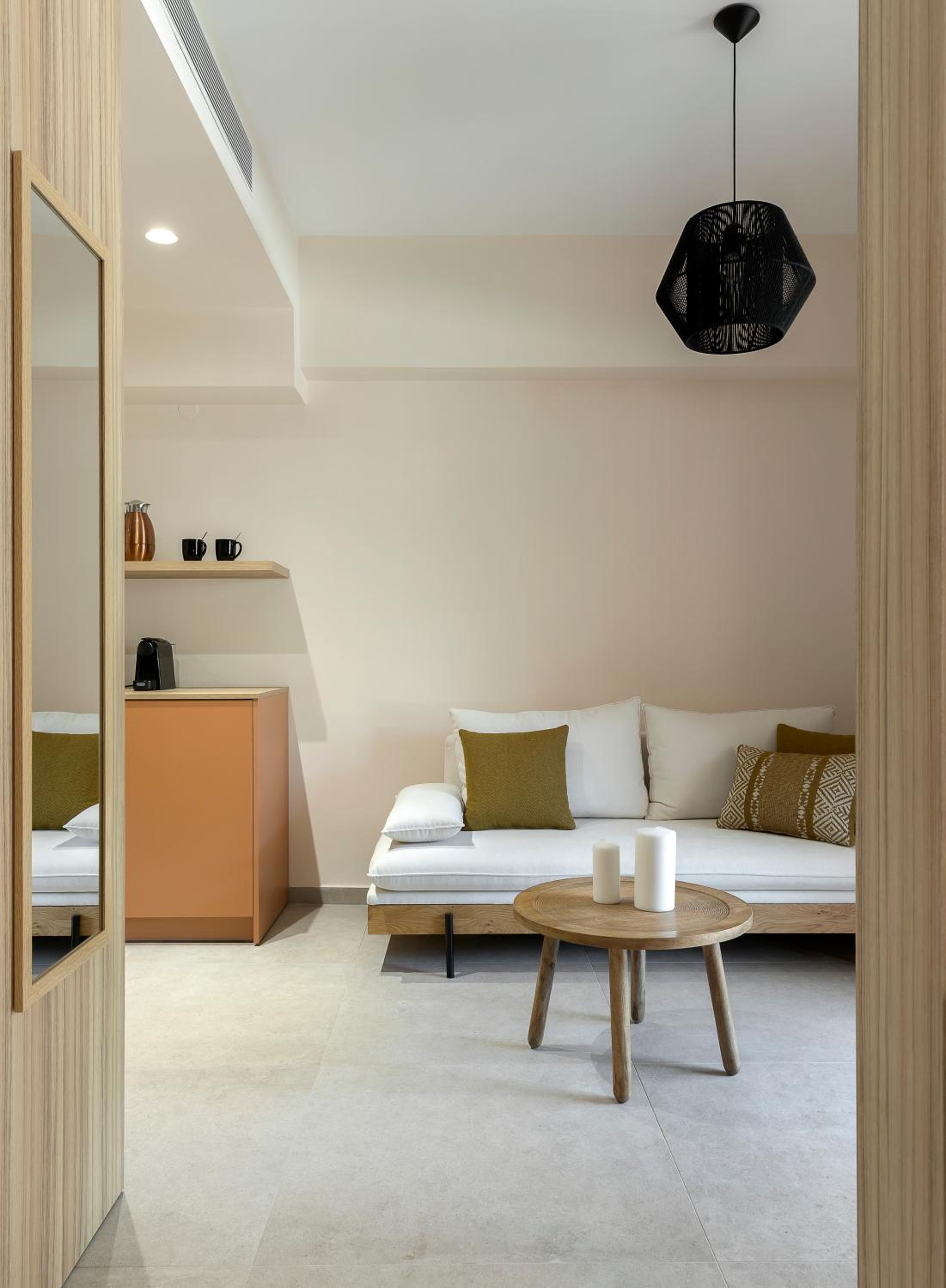 Deluxe Room with Balcony and Sea View - Photo 1
