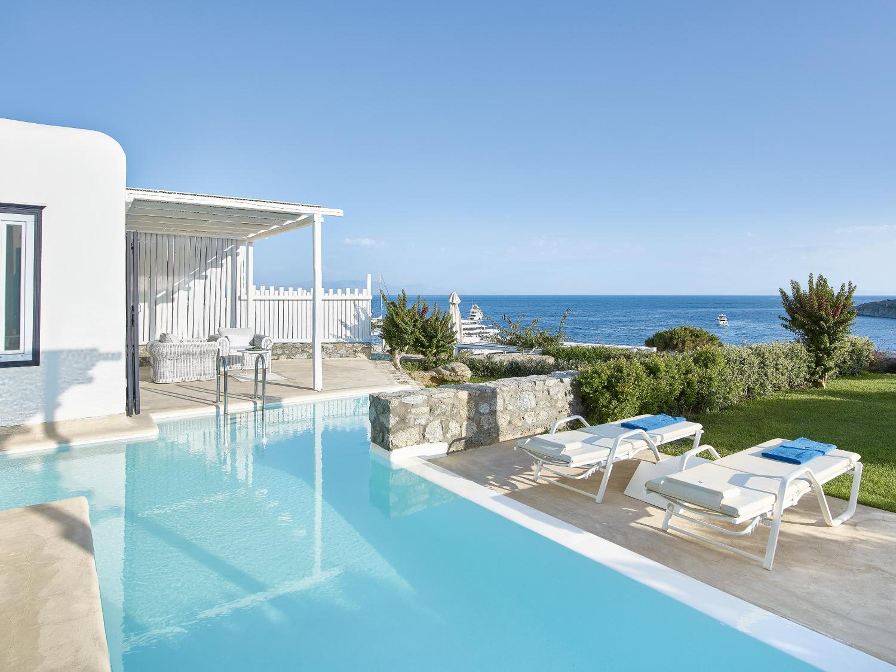 Endless Blu on the Waterfront with Private Pool photo 2
