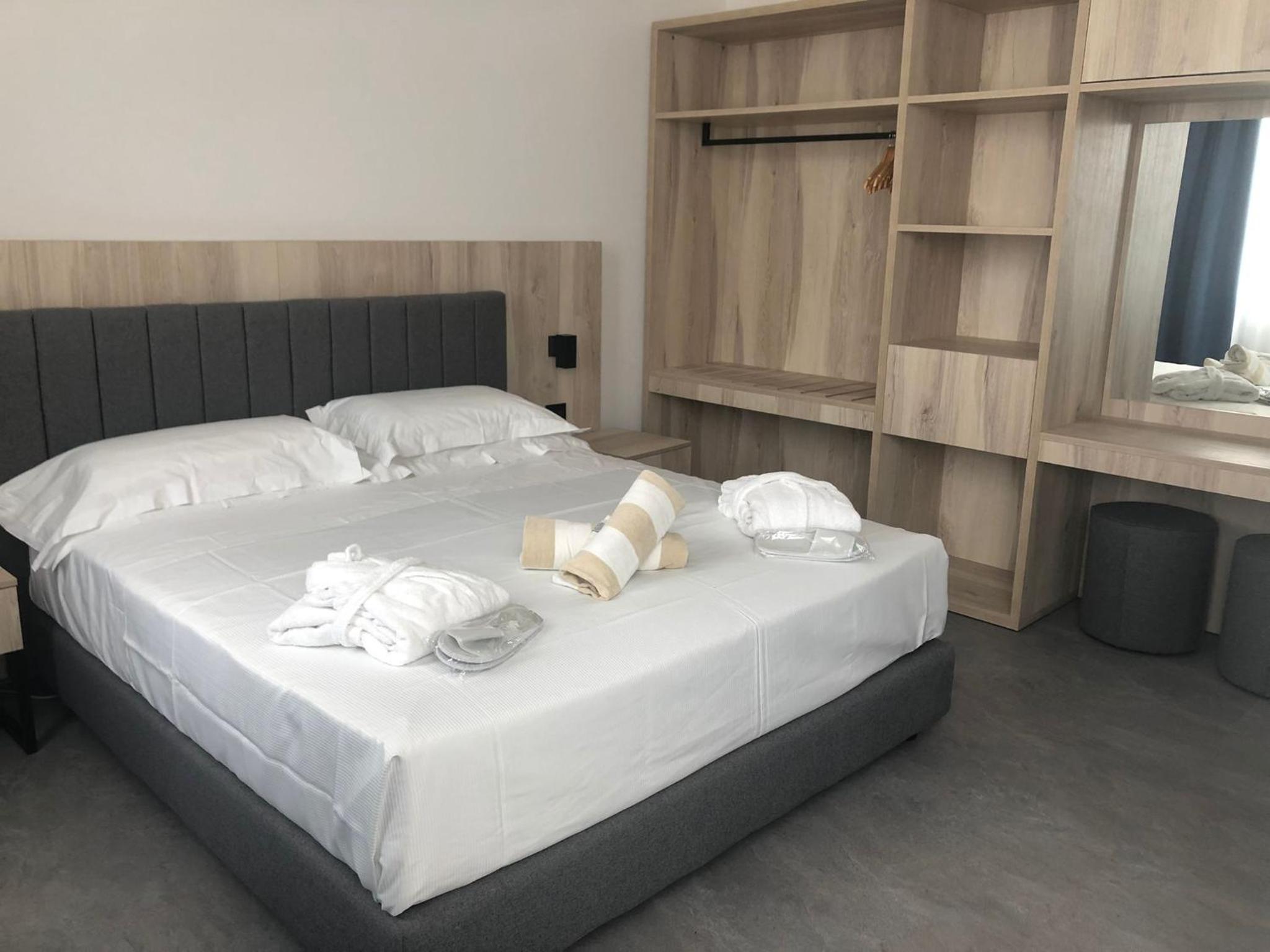 Suite - Photo 3