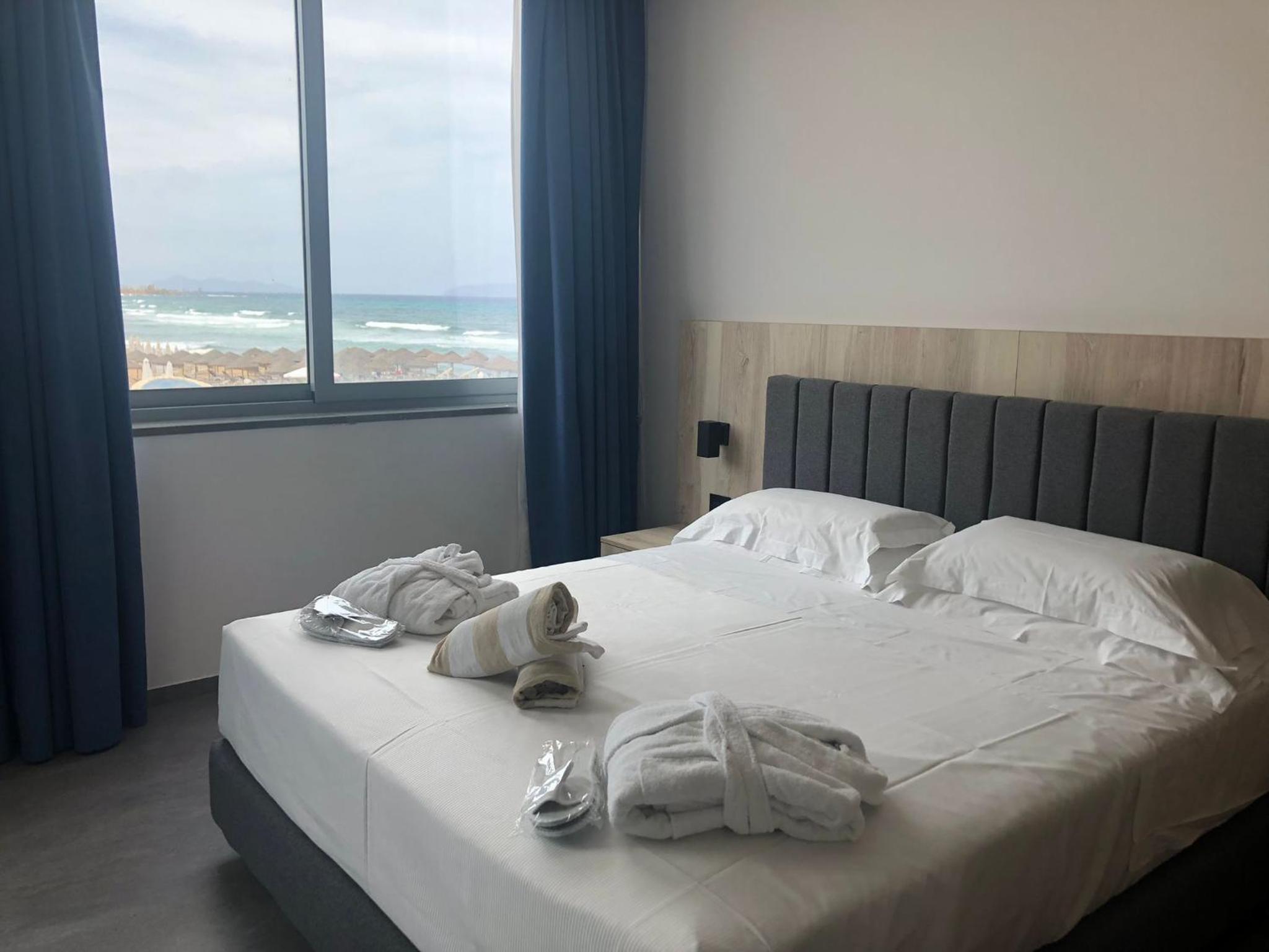Suite - Photo 1