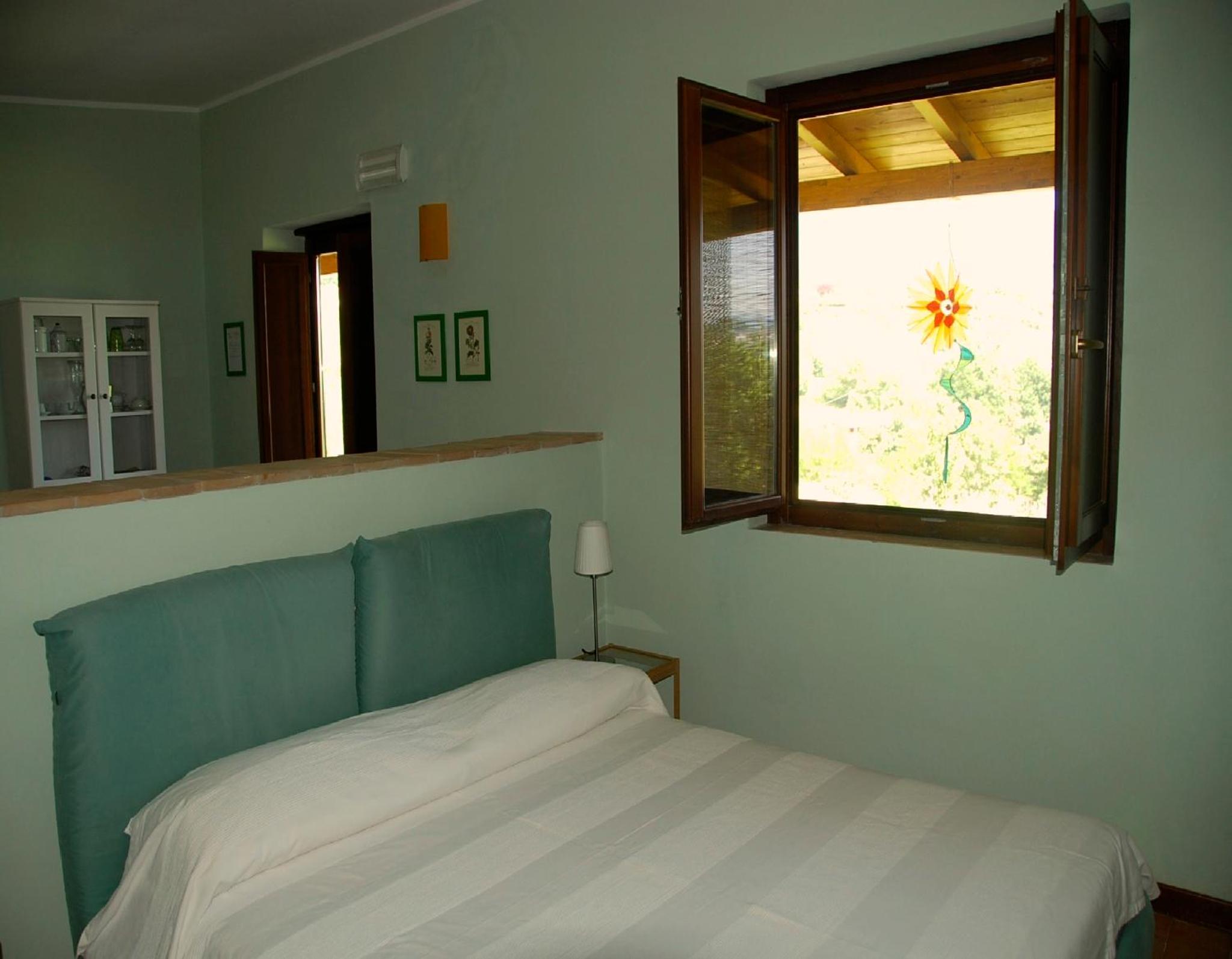 Studio Apartment photo 1