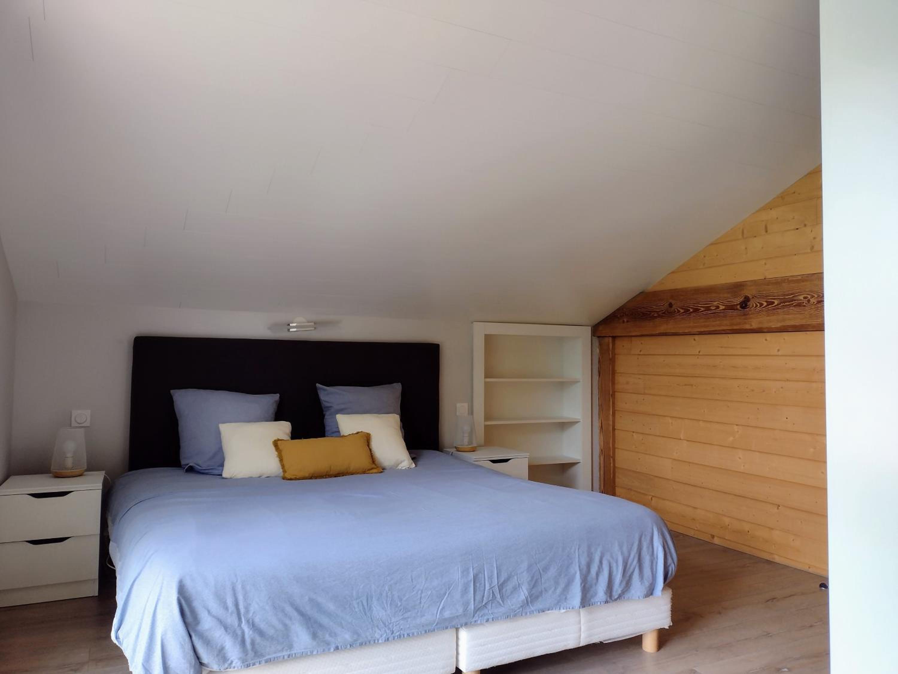 Deluxe King Room photo 2