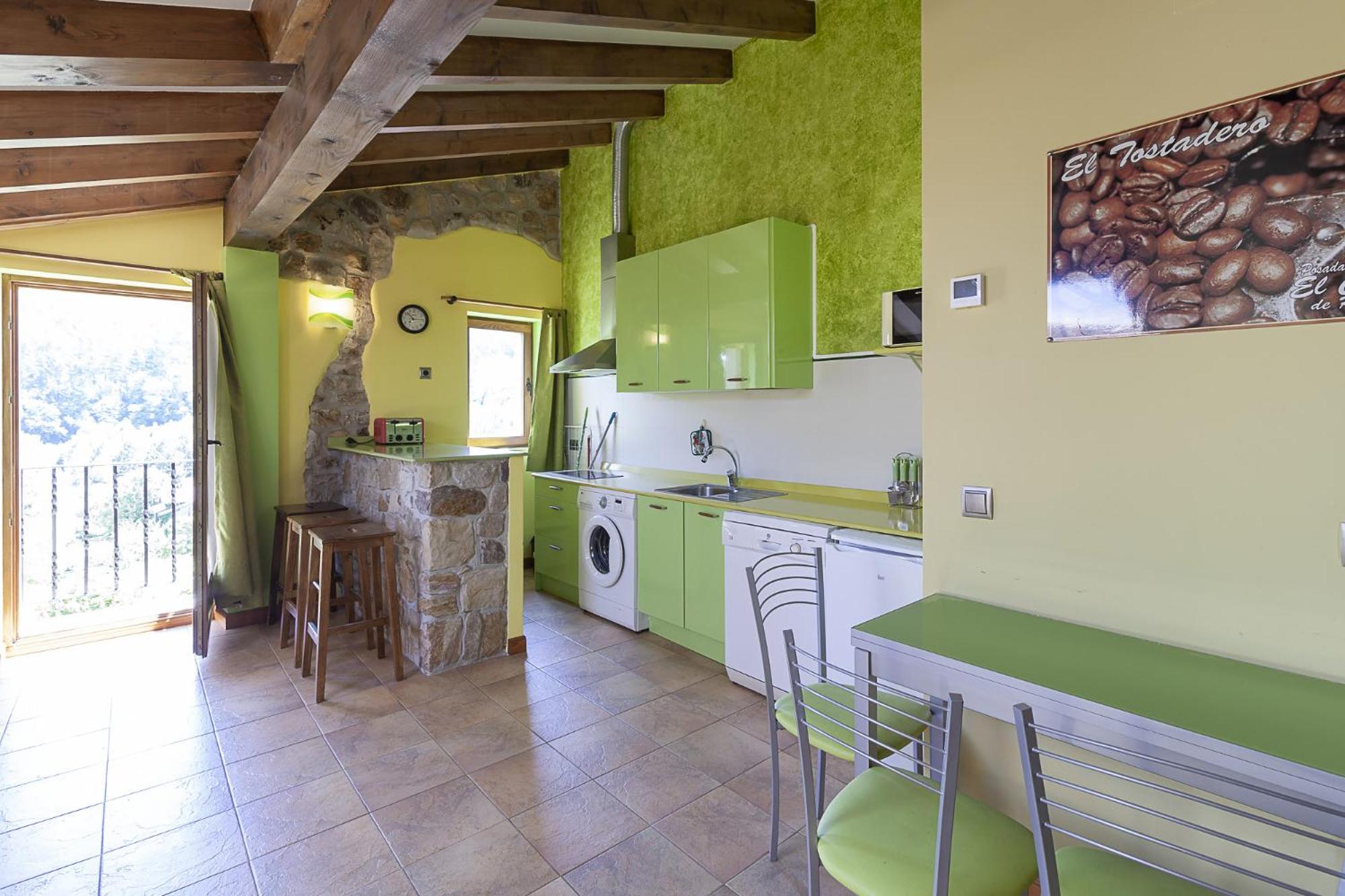 One-Bedroom Apartment - Photo 4