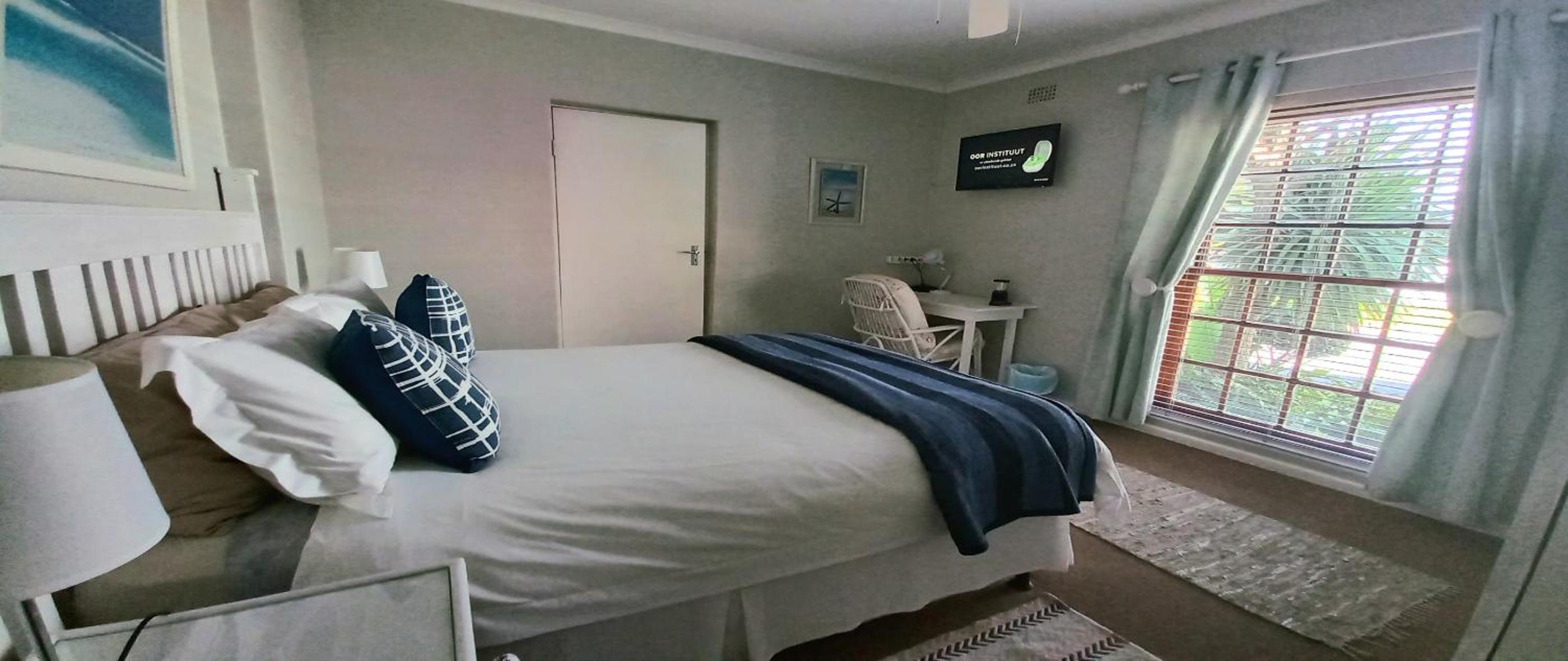 Double Room with Shower - Photo 3