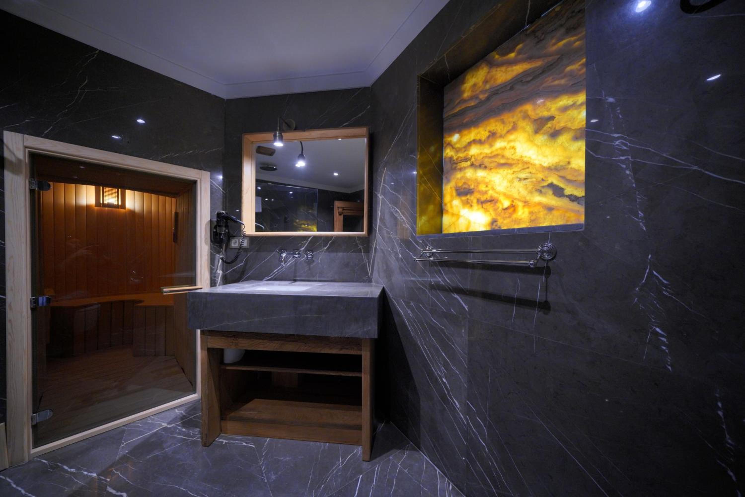 Deluxe Suite Room - Photo 7