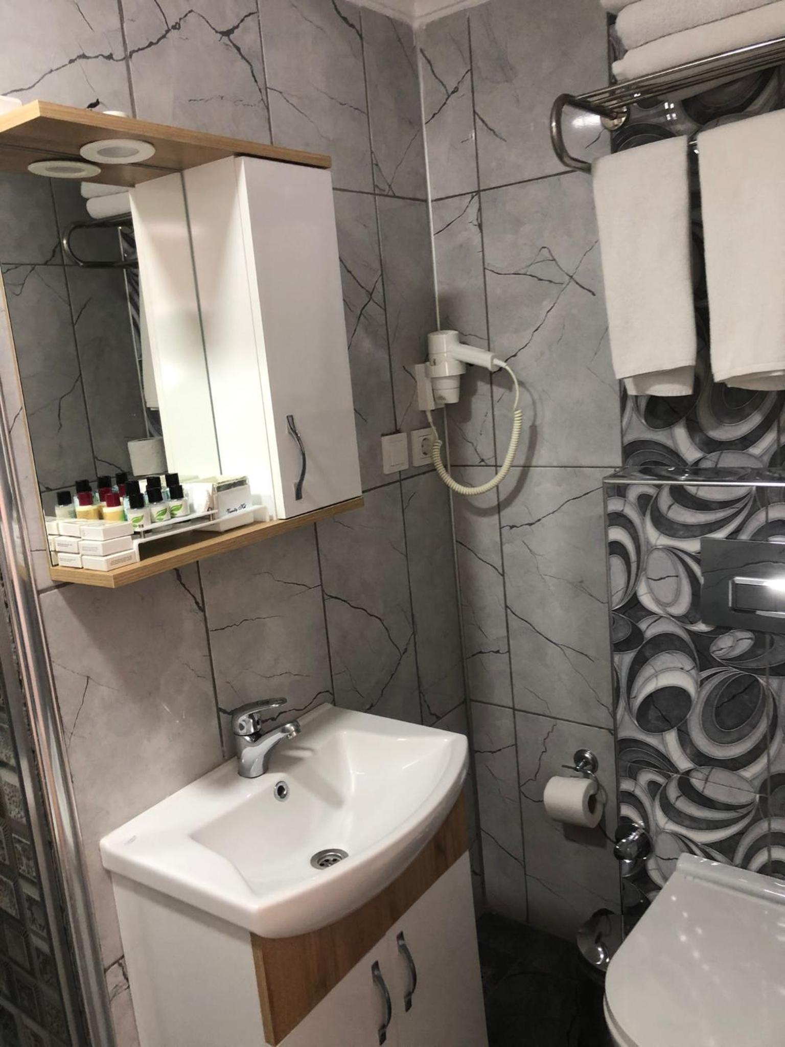 Standard Triple Room photo 2