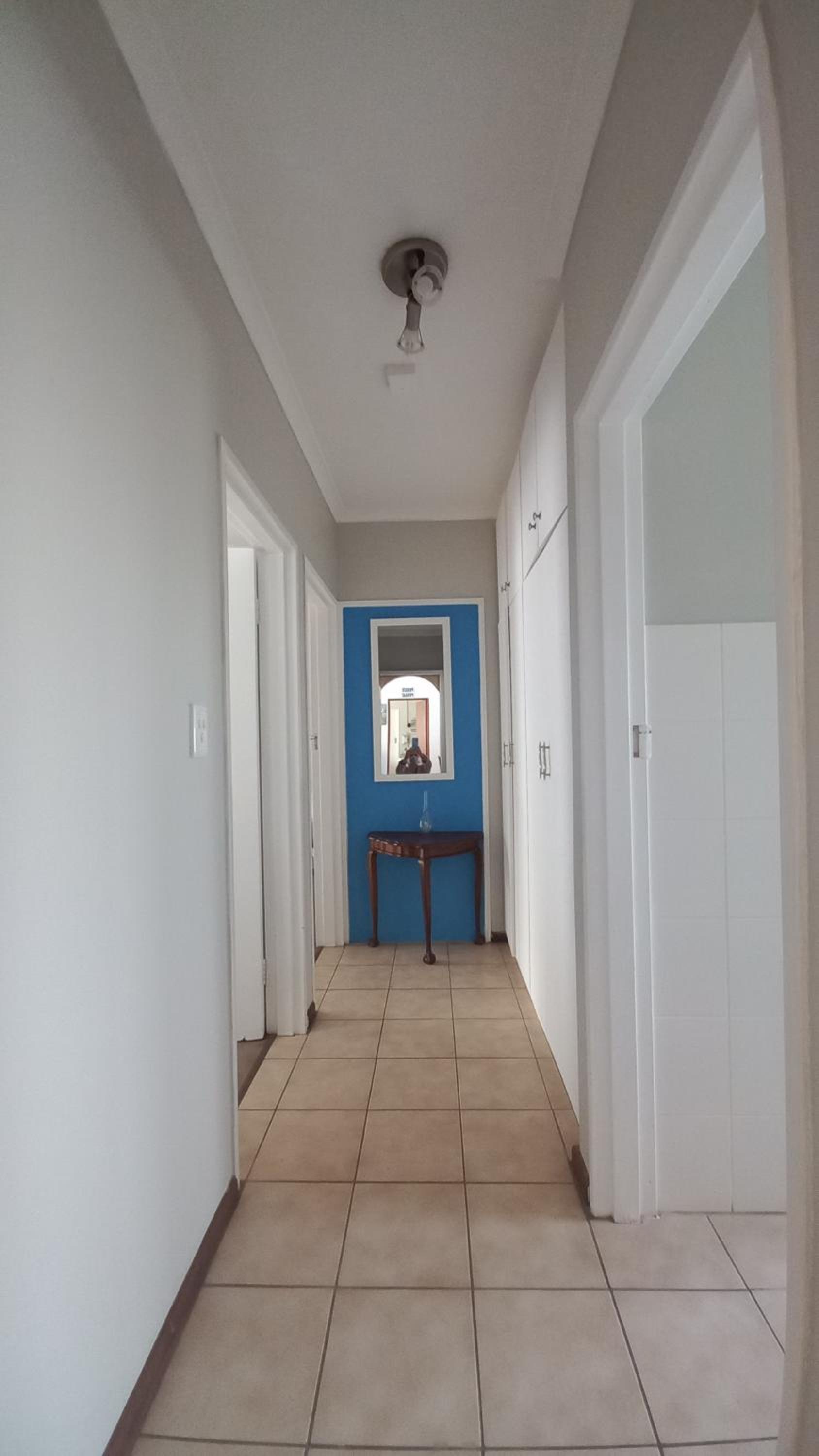 Family Room - Photo 8