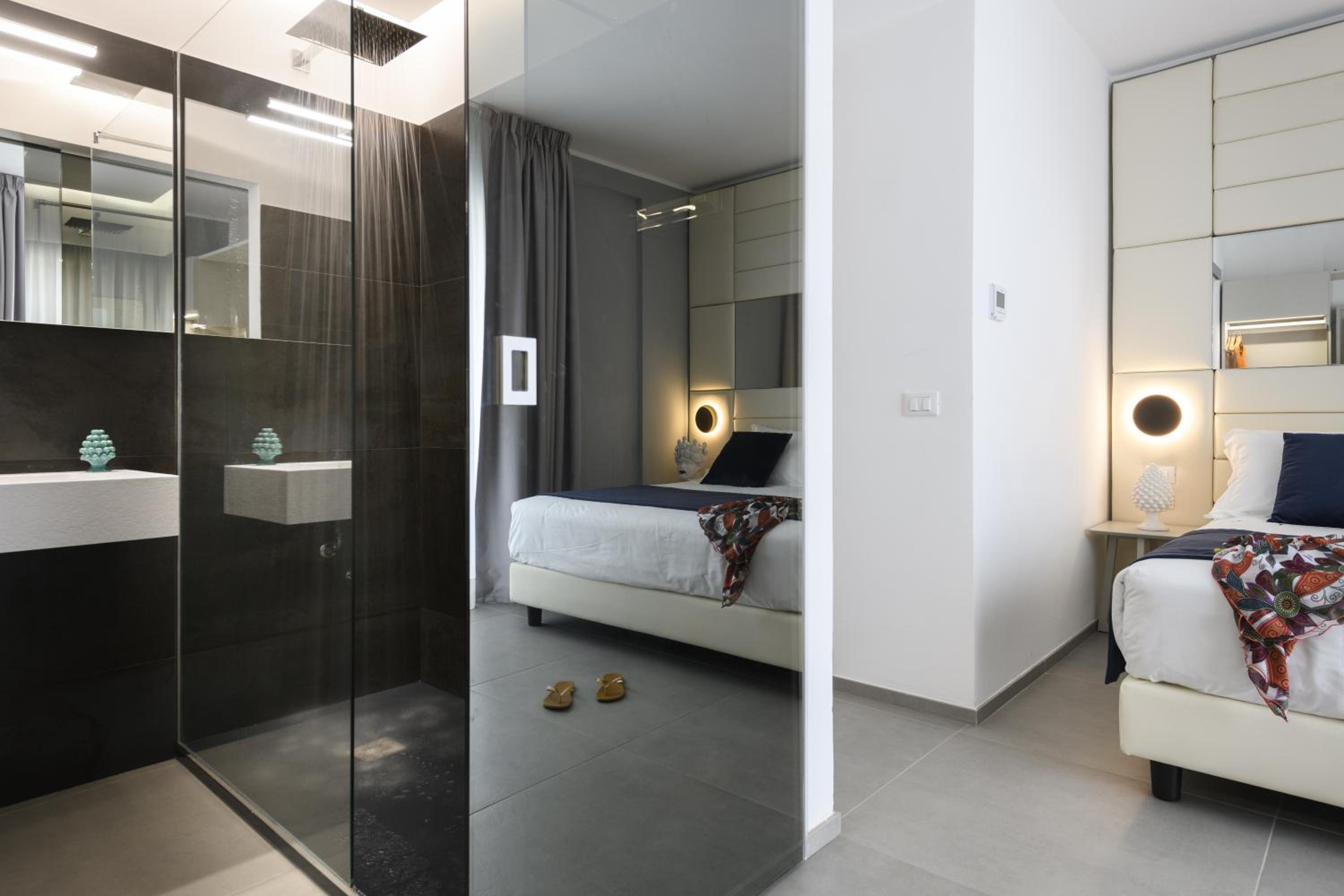 Family Suite with Terrace and Sea View - Photo 9
