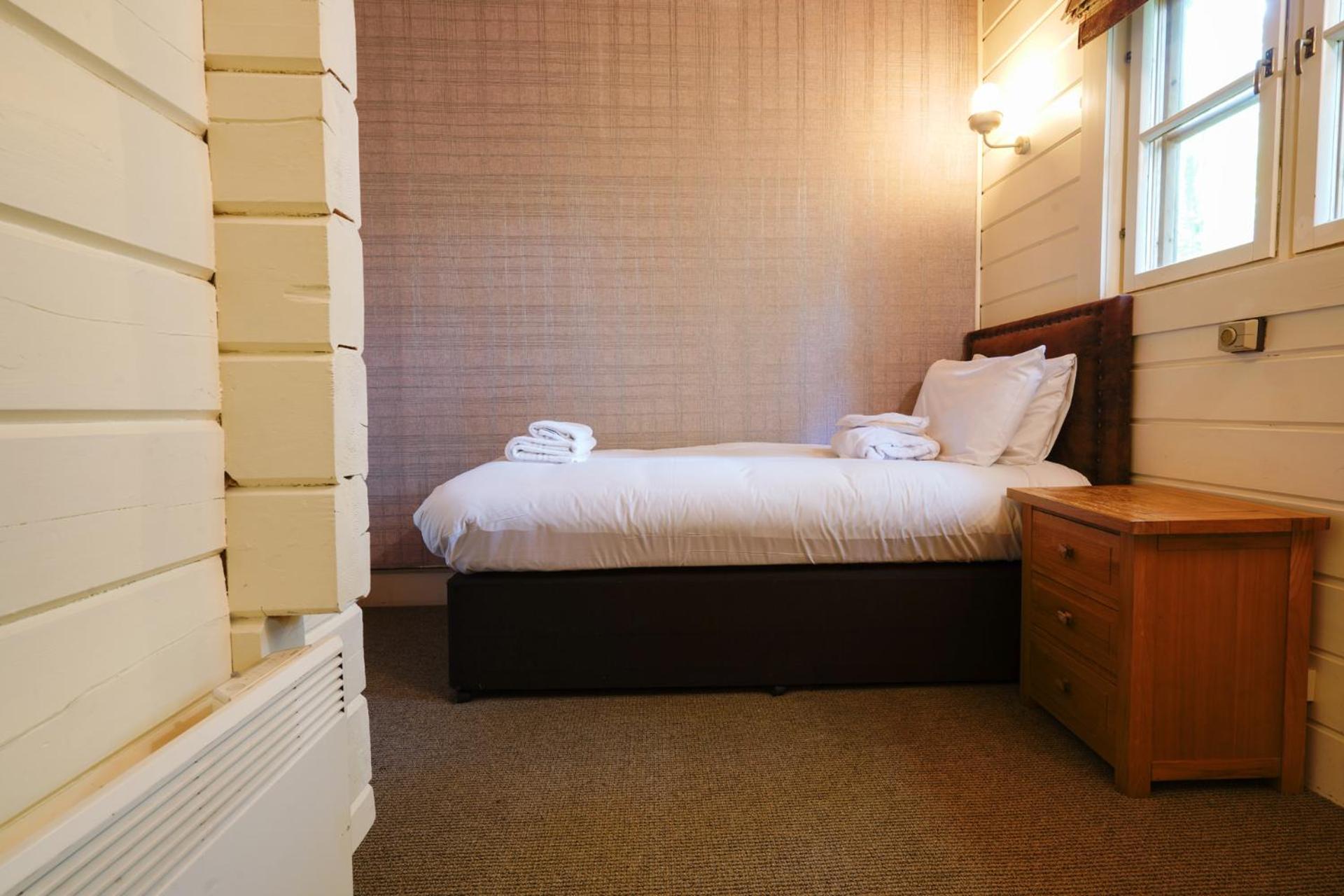 Woodland Lodge - self catering - Photo 1