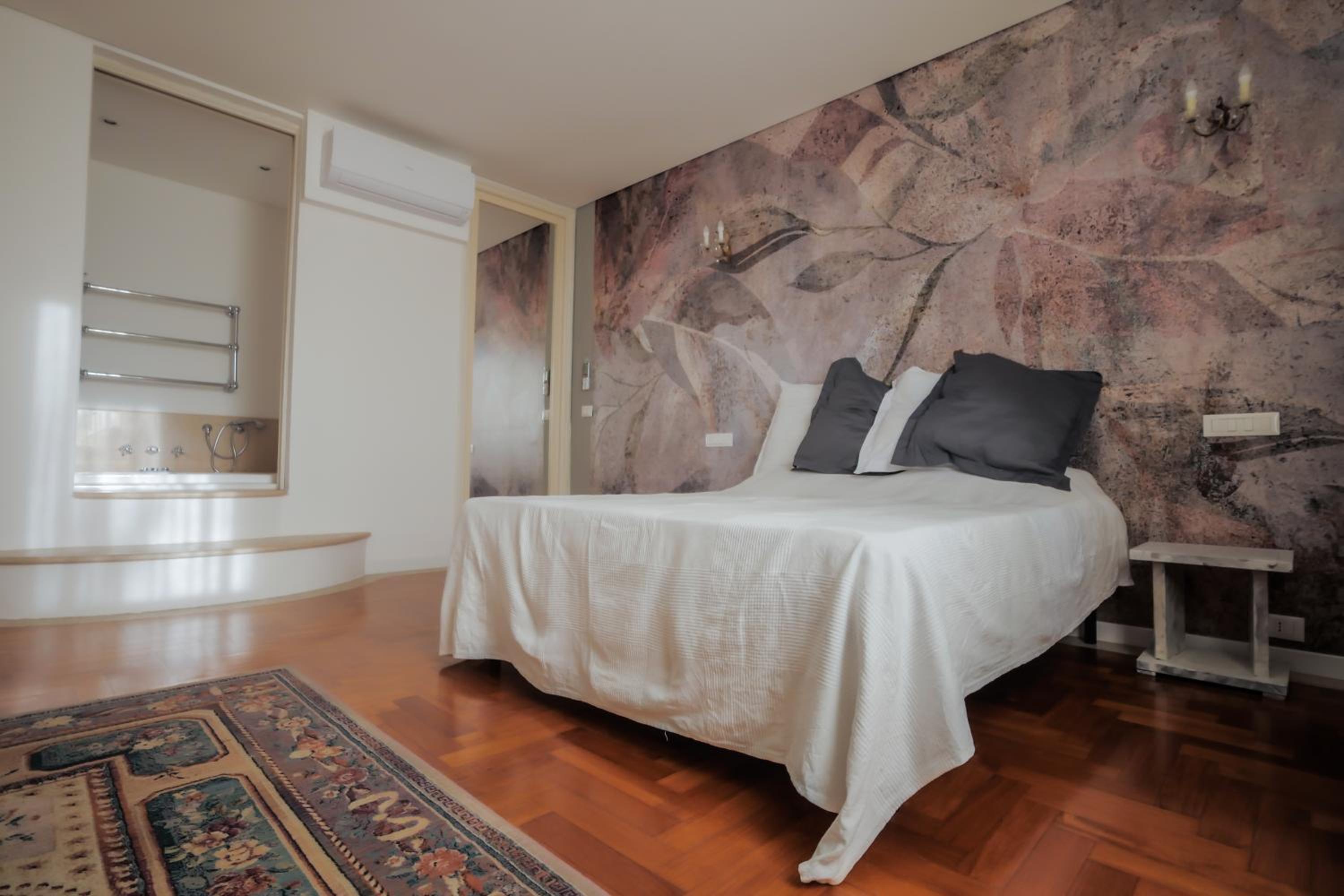 Deluxe Double Room with Bath photo 1