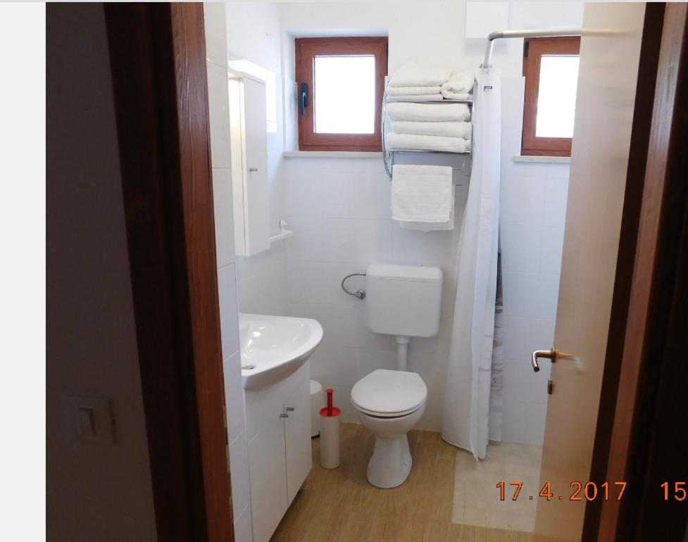 One-Bedroom Apartment - Photo 13