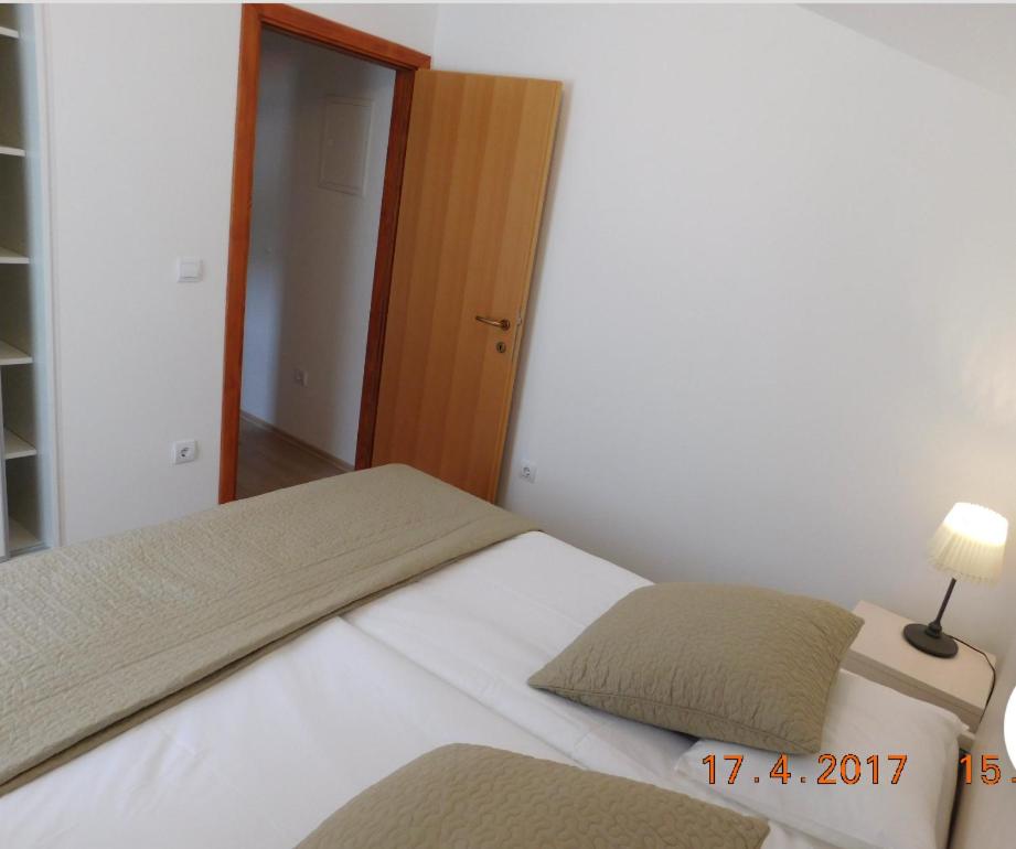 One-Bedroom Apartment - Photo 15