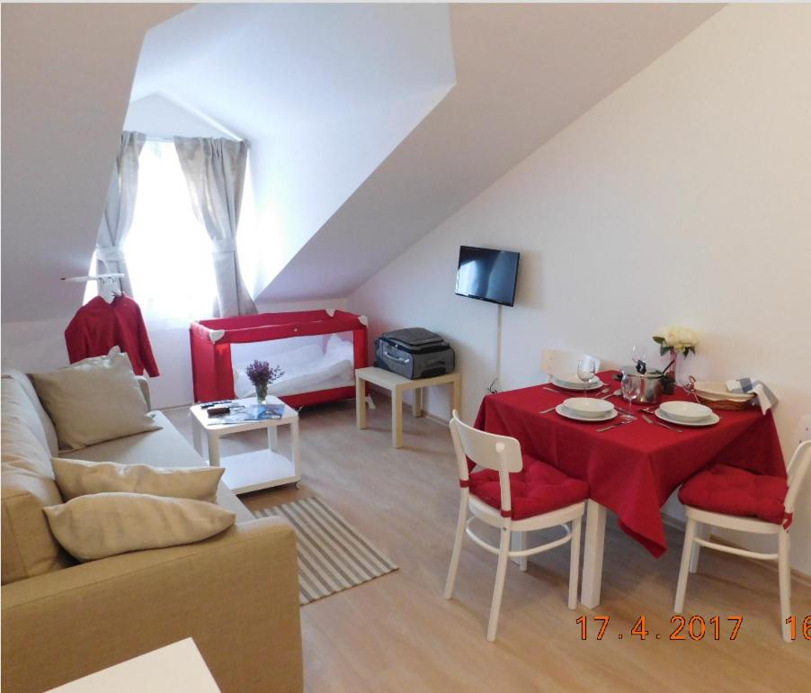 One-Bedroom Apartment - Photo 16