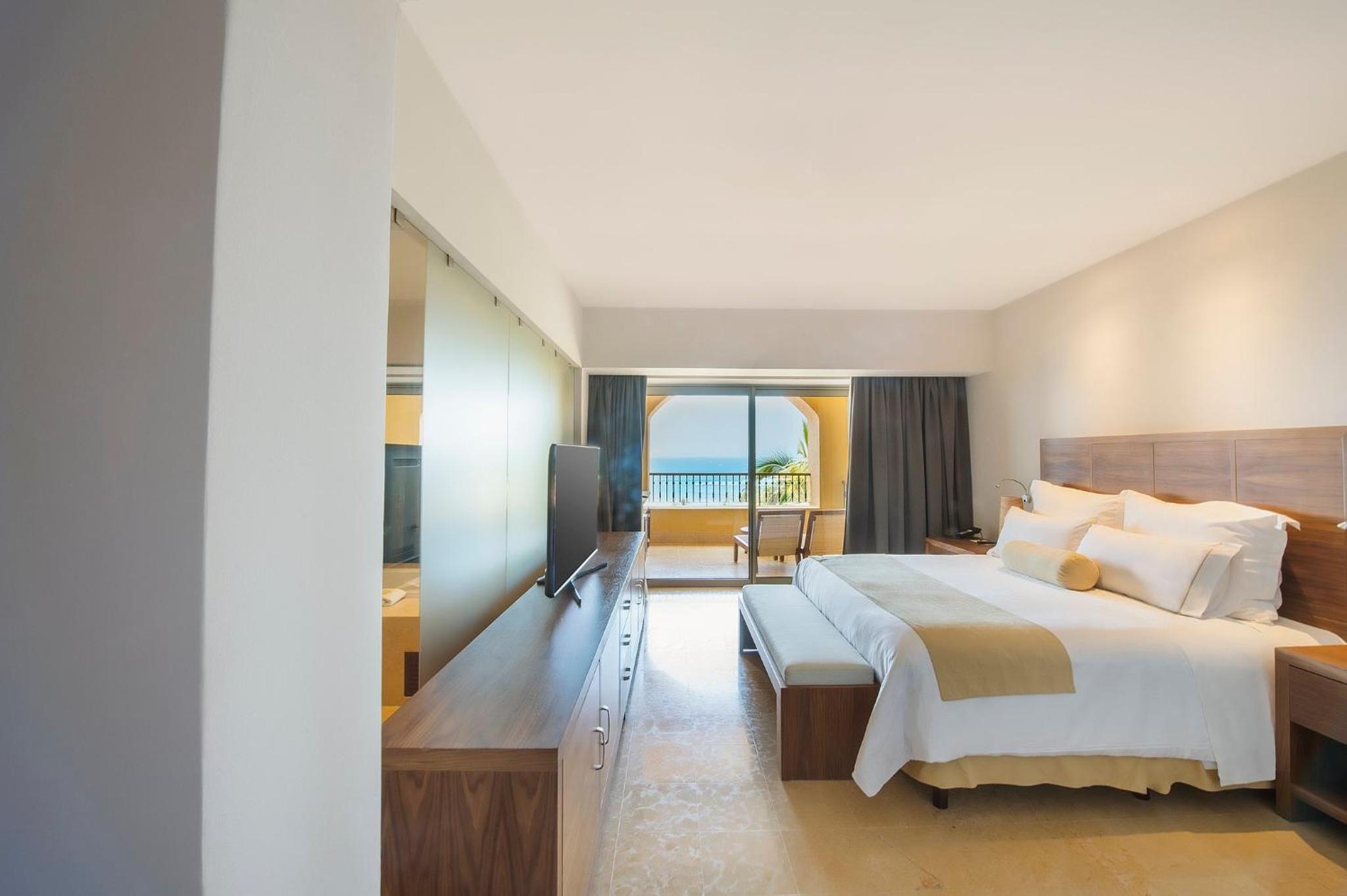 Honeymoon Suite