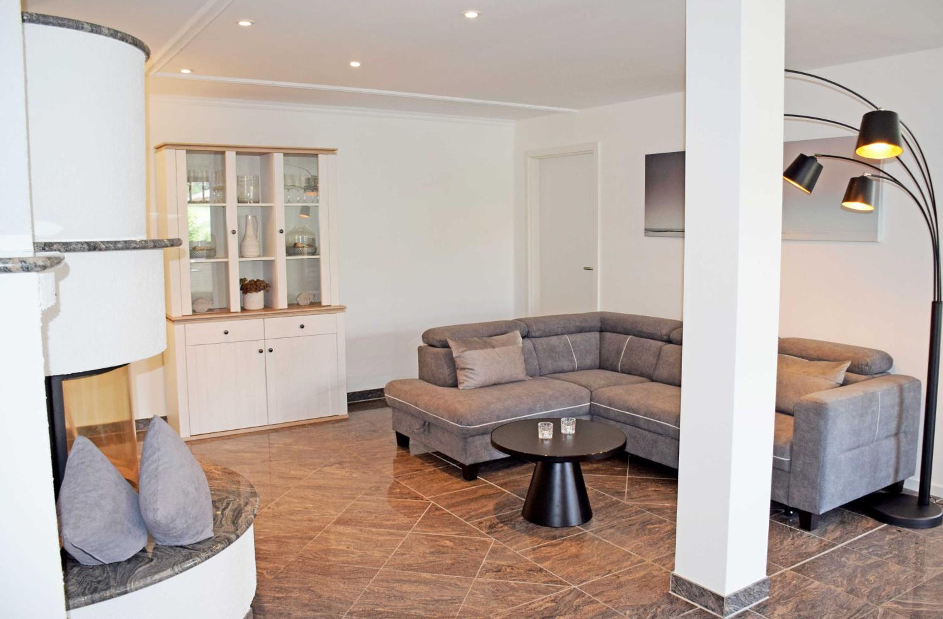Apartment with Terrace photo 2