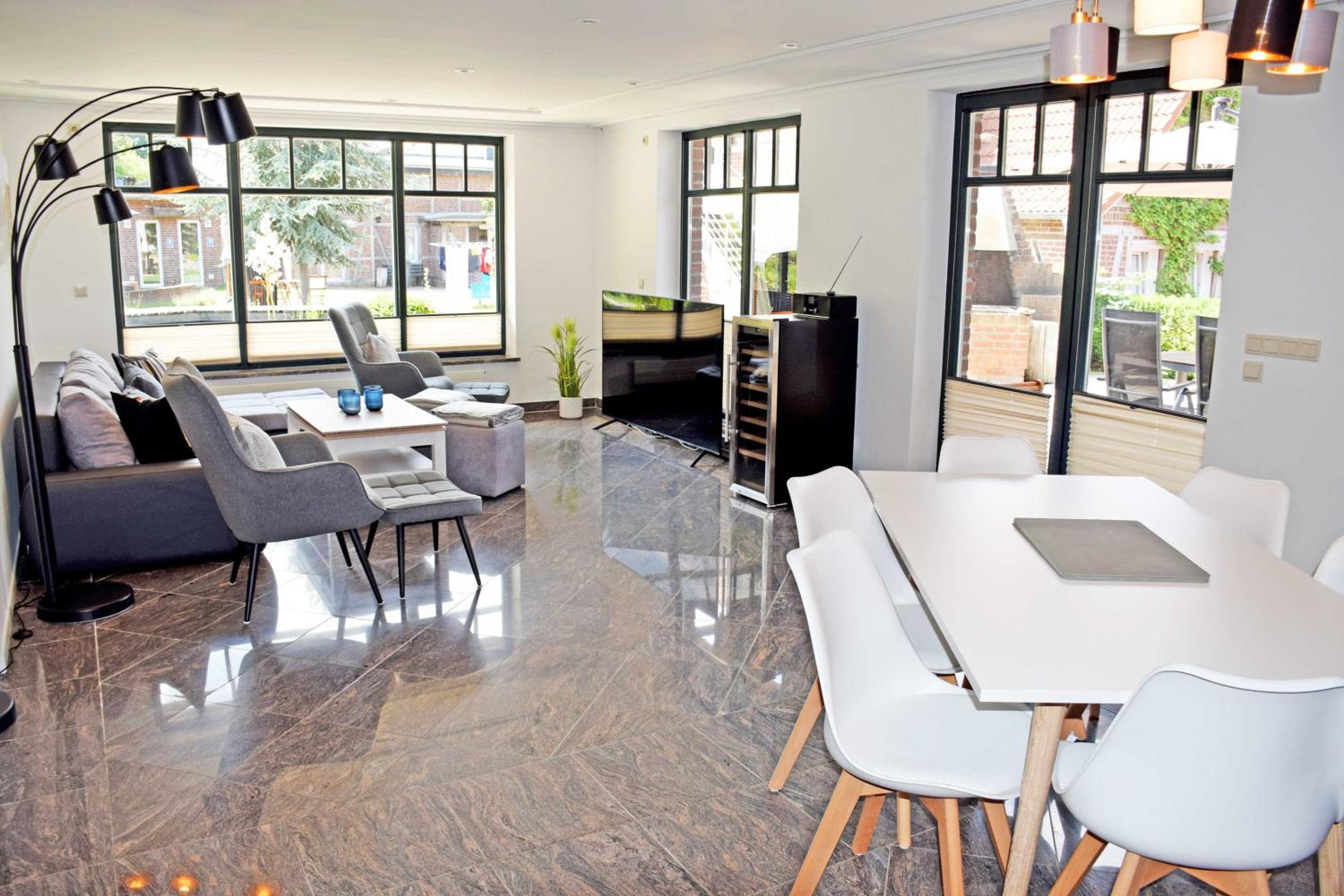 Apartment with Terrace photo 3