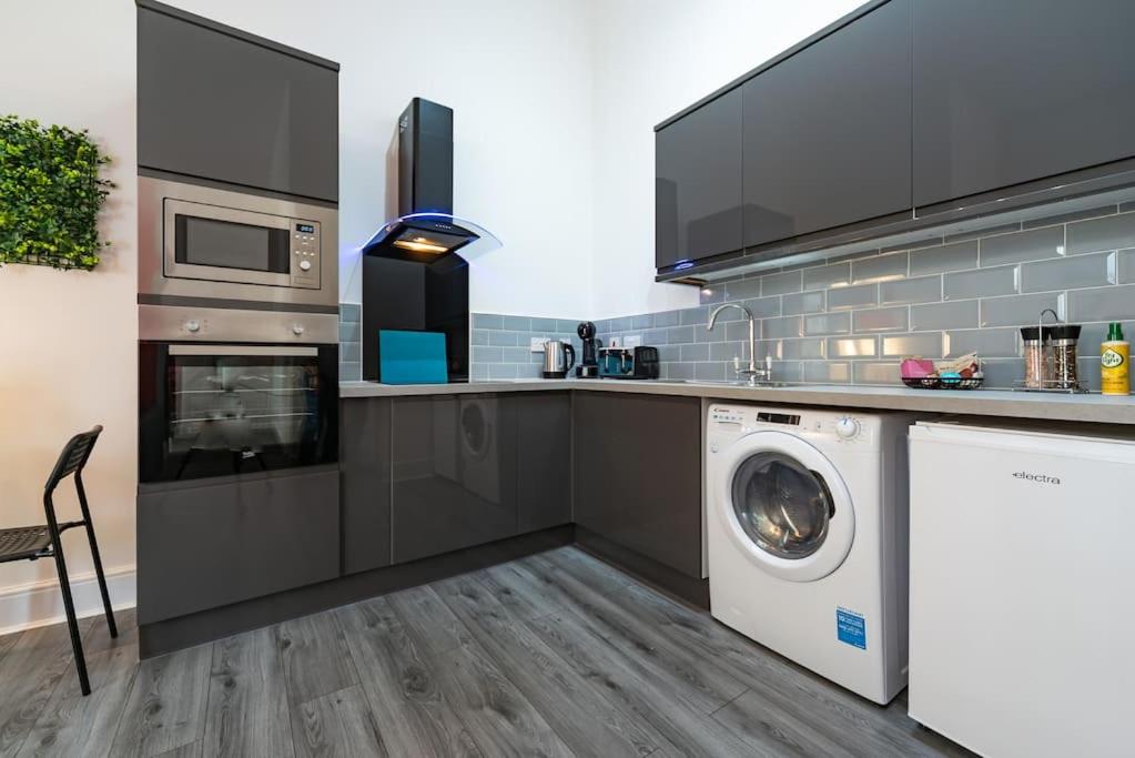 One-Bedroom Apartment - Photo 11