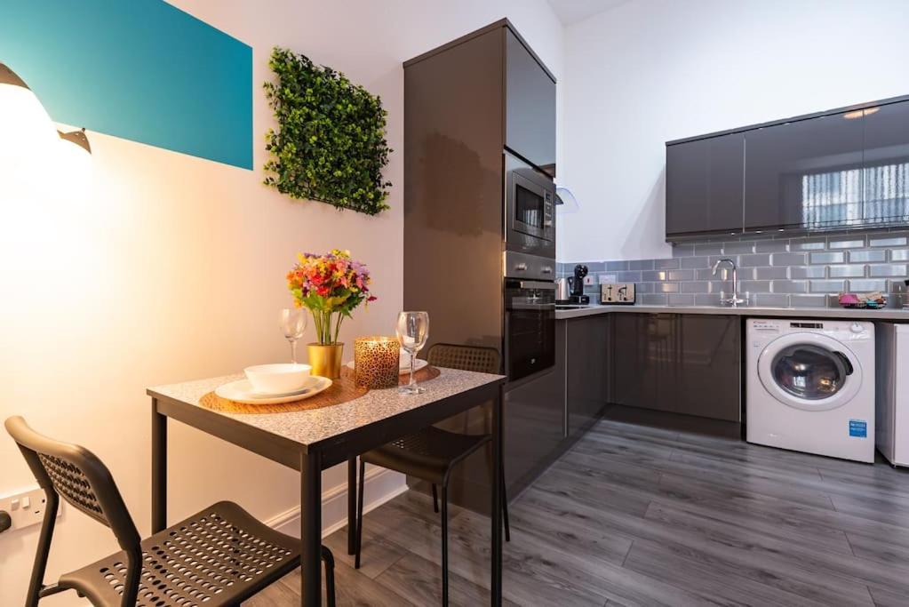 One-Bedroom Apartment - Photo 12