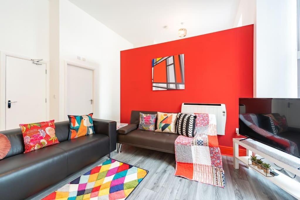 One-Bedroom Apartment - Photo 1