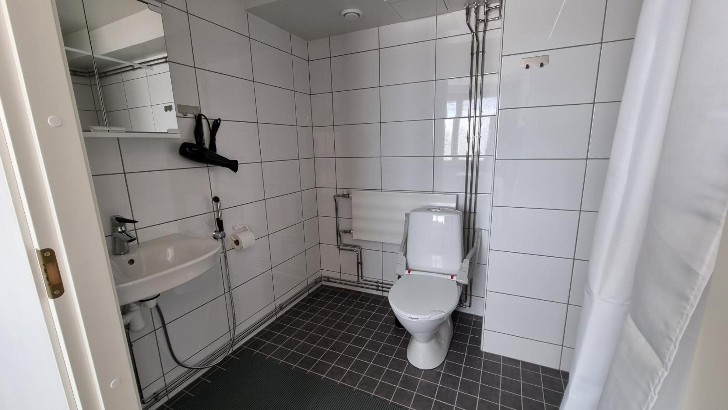Studio - Disability Access - Photo 4