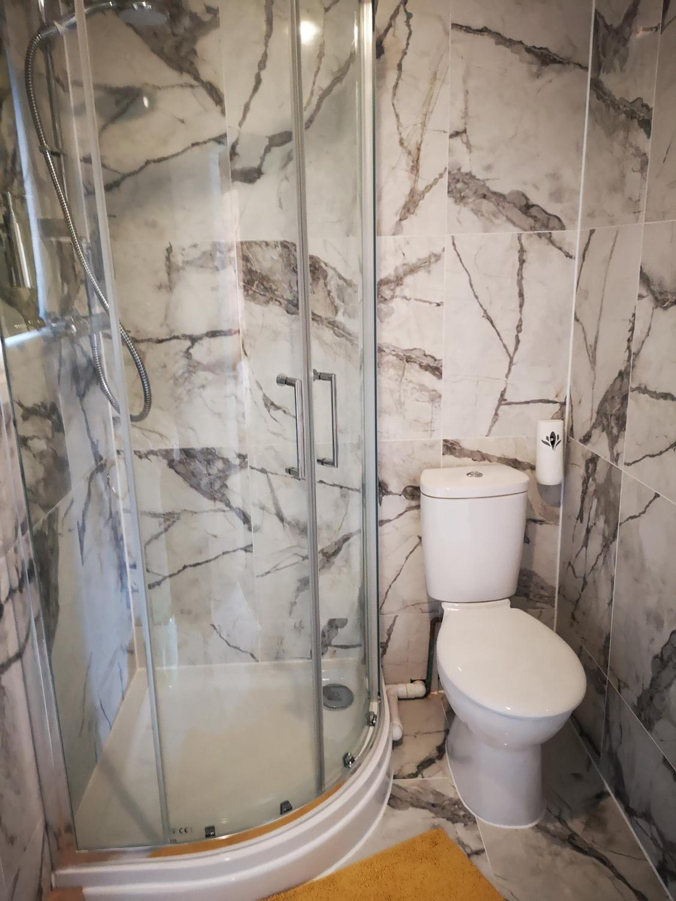 Deluxe King Room - Photo 18