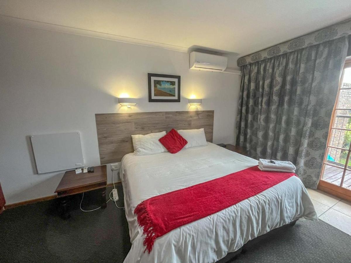 King Room with Pool View photo 1