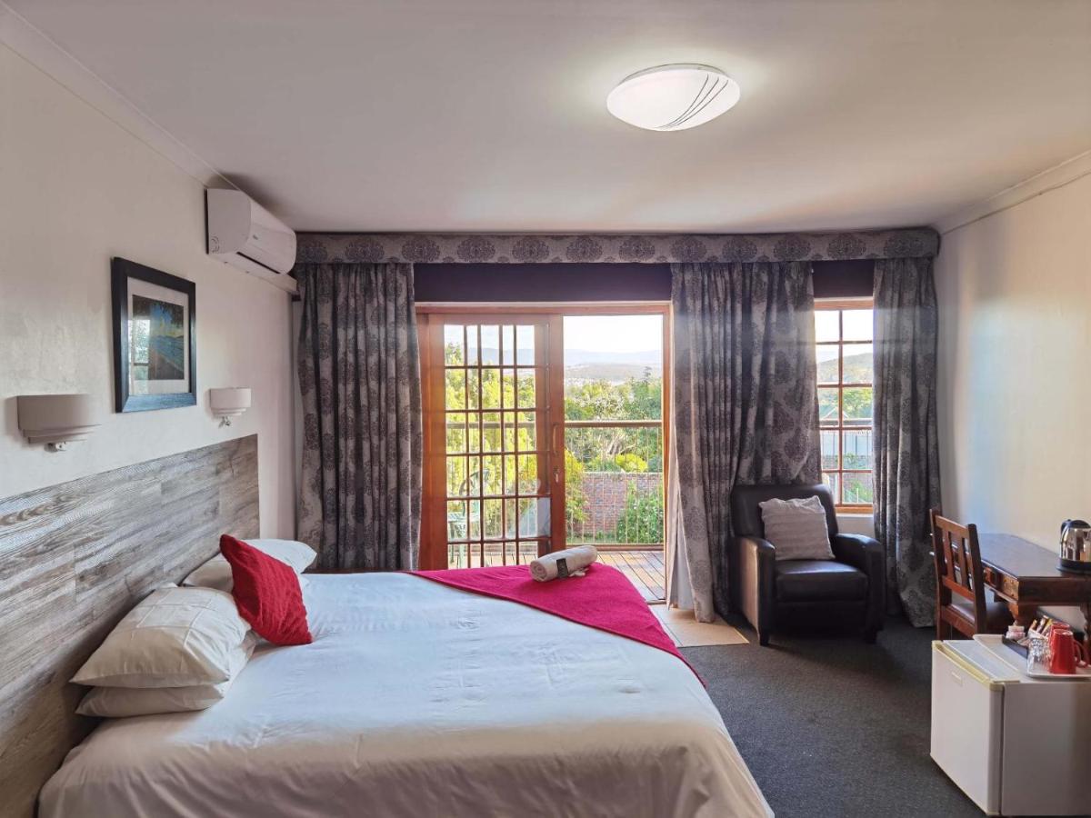 King Room with Pool View photo 2