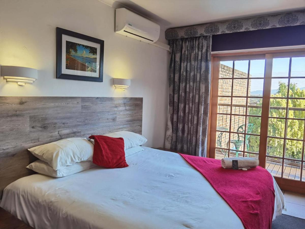 King Room with Pool View photo 3