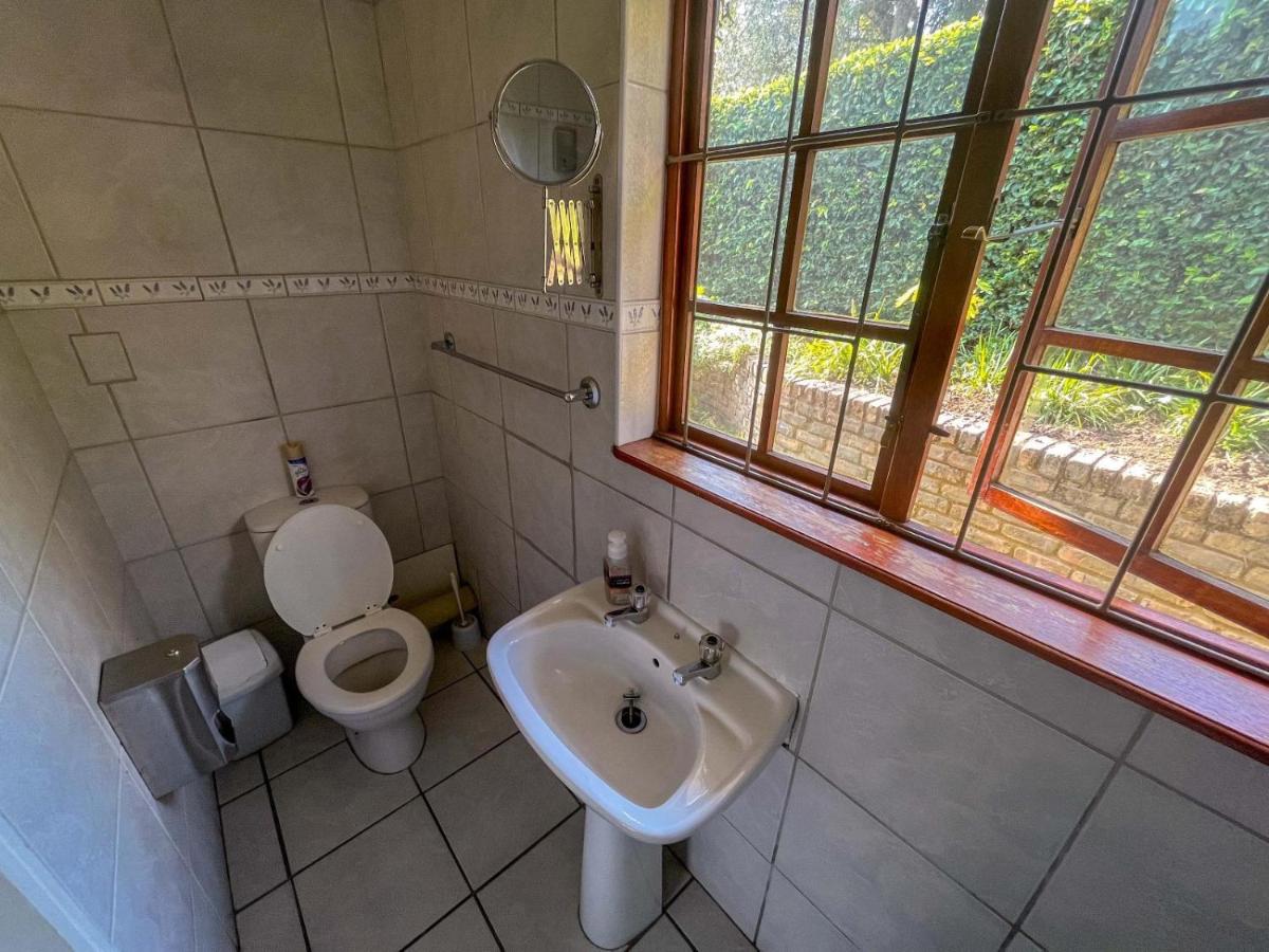 Standard Double or Twin Room - Photo 3